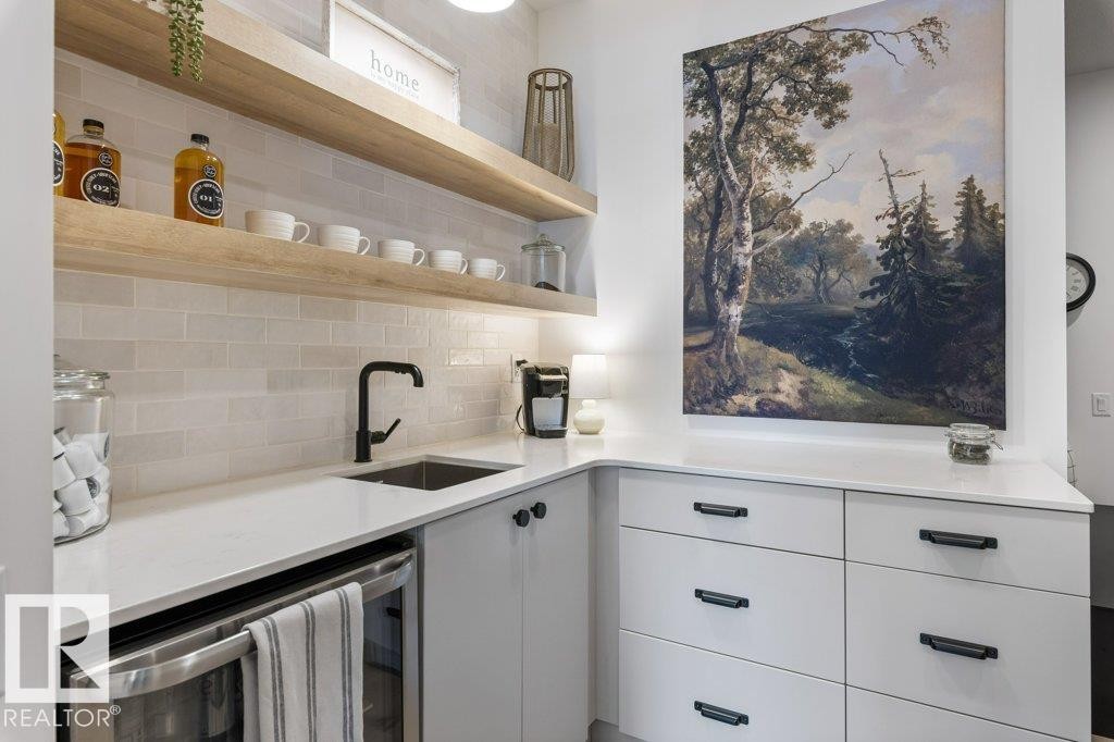 10 Redwing Wynd, St. Albert, AB - Indoor Photo Showing Kitchen With Upgraded Kitchen