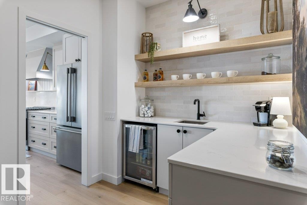 10 Redwing Wynd, St. Albert, AB - Indoor Photo Showing Kitchen With Upgraded Kitchen