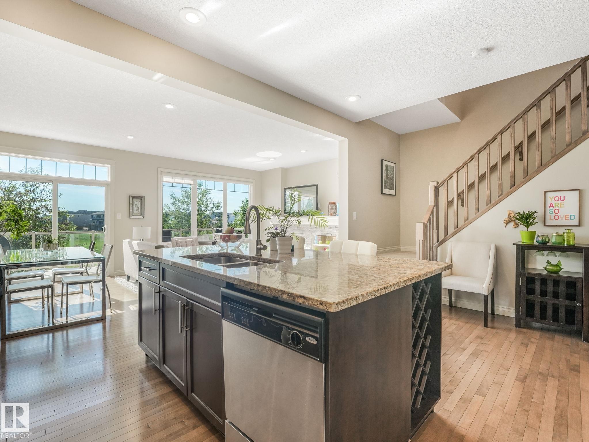 Kitchen - 3 1641 James Mowatt Trail, Edmonton, AB