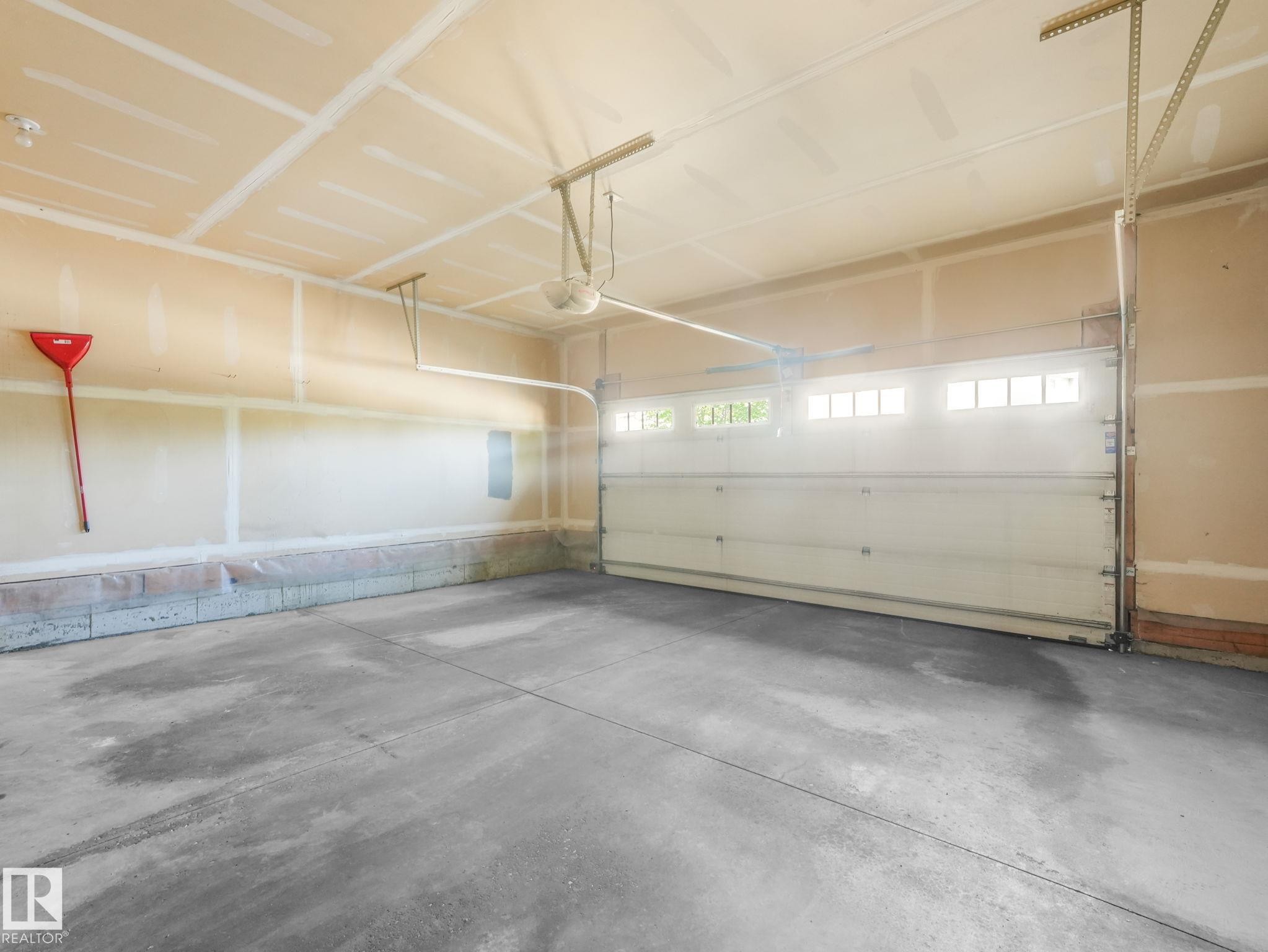 Garage - 3 1641 James Mowatt Trail, Edmonton, AB