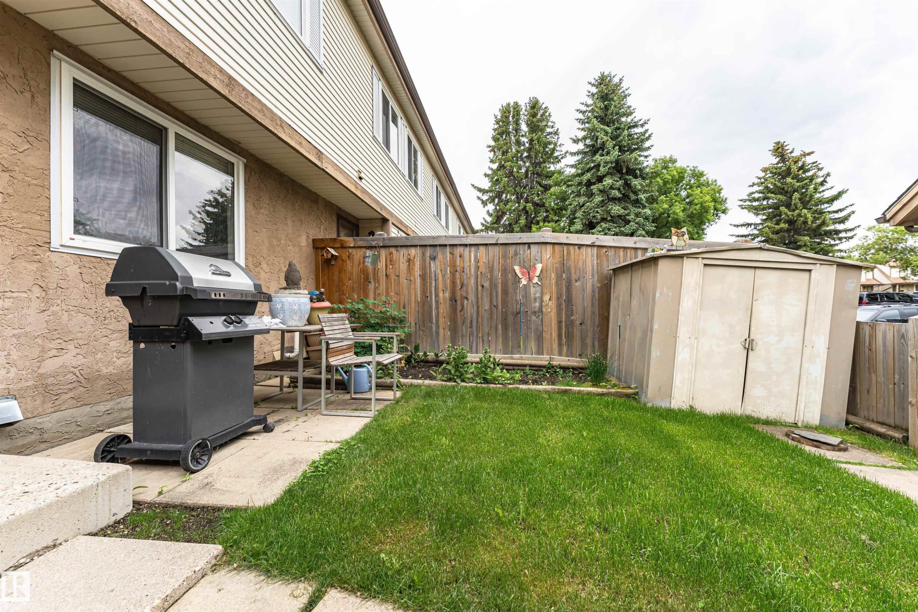 Yard - 18 Walden Park, St. Albert, AB