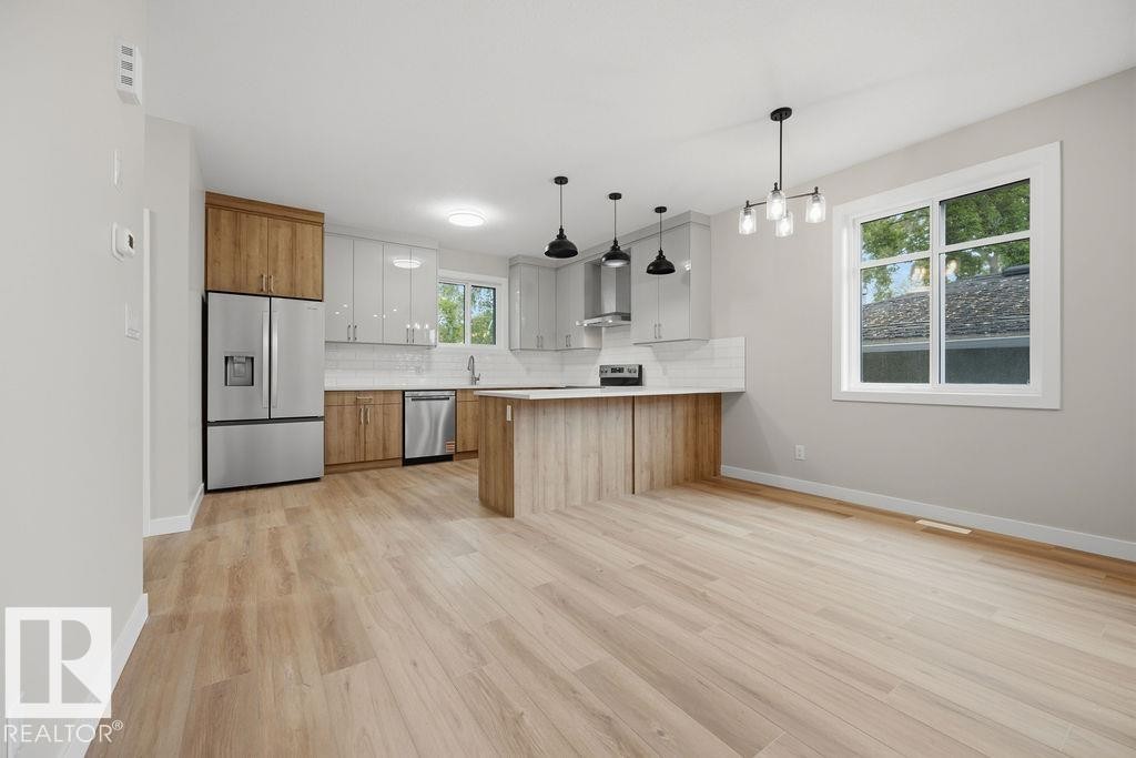 Kitchen - 6204 150 Avenue Nw, Edmonton, AB