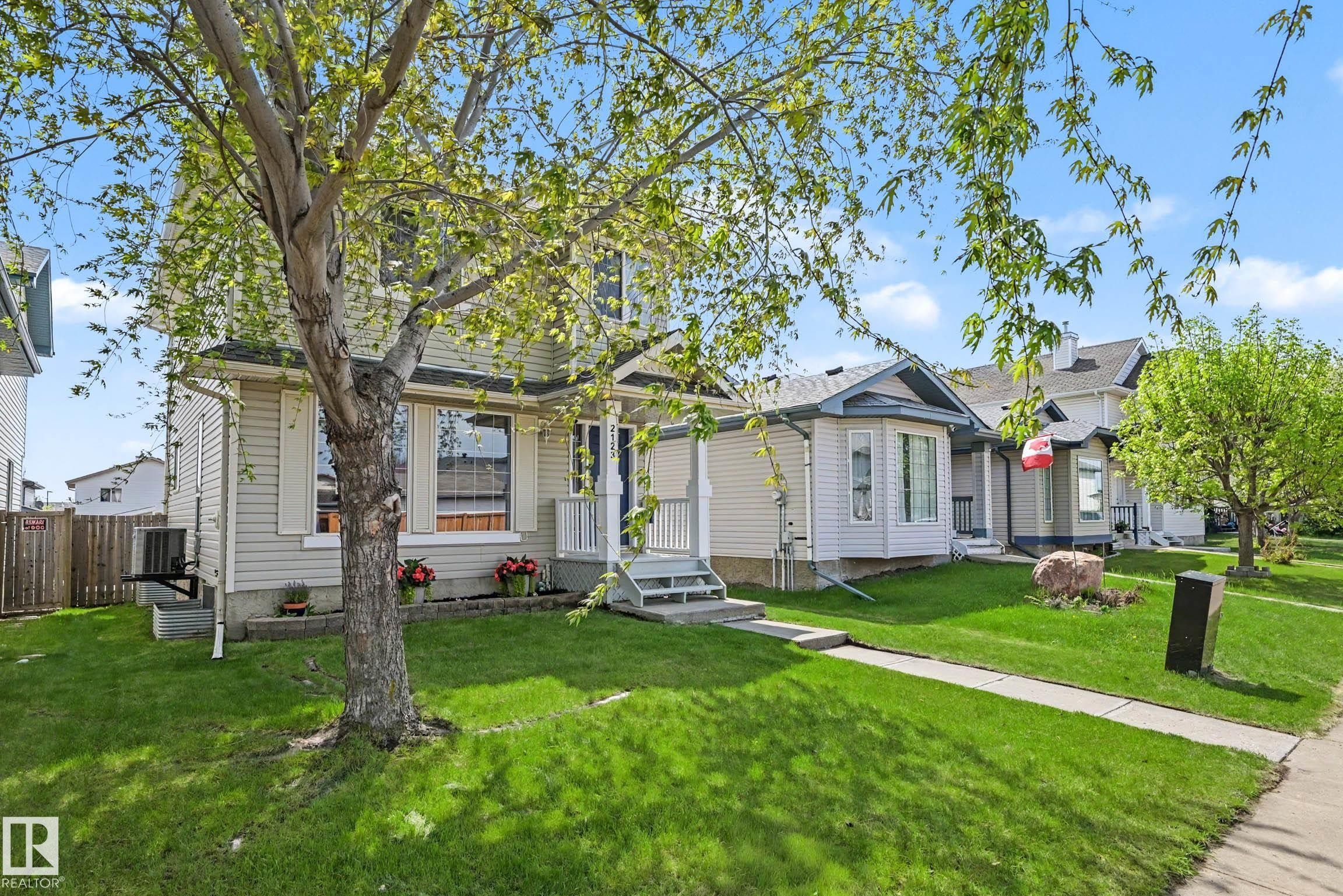 2123 36 Avenue, Edmonton, AB - Outdoor With Facade