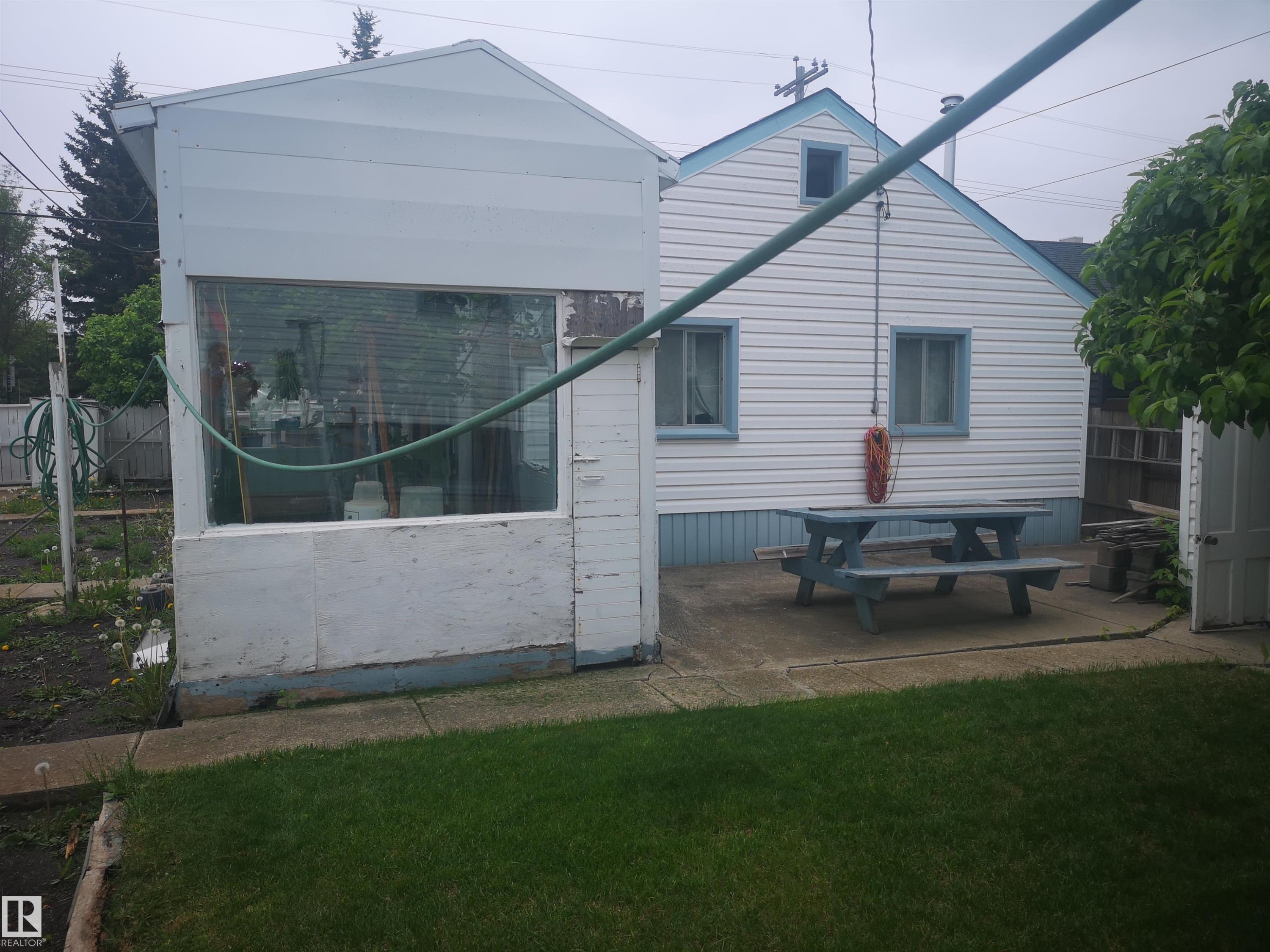 8751 76 Avenue Nw, Edmonton, AB