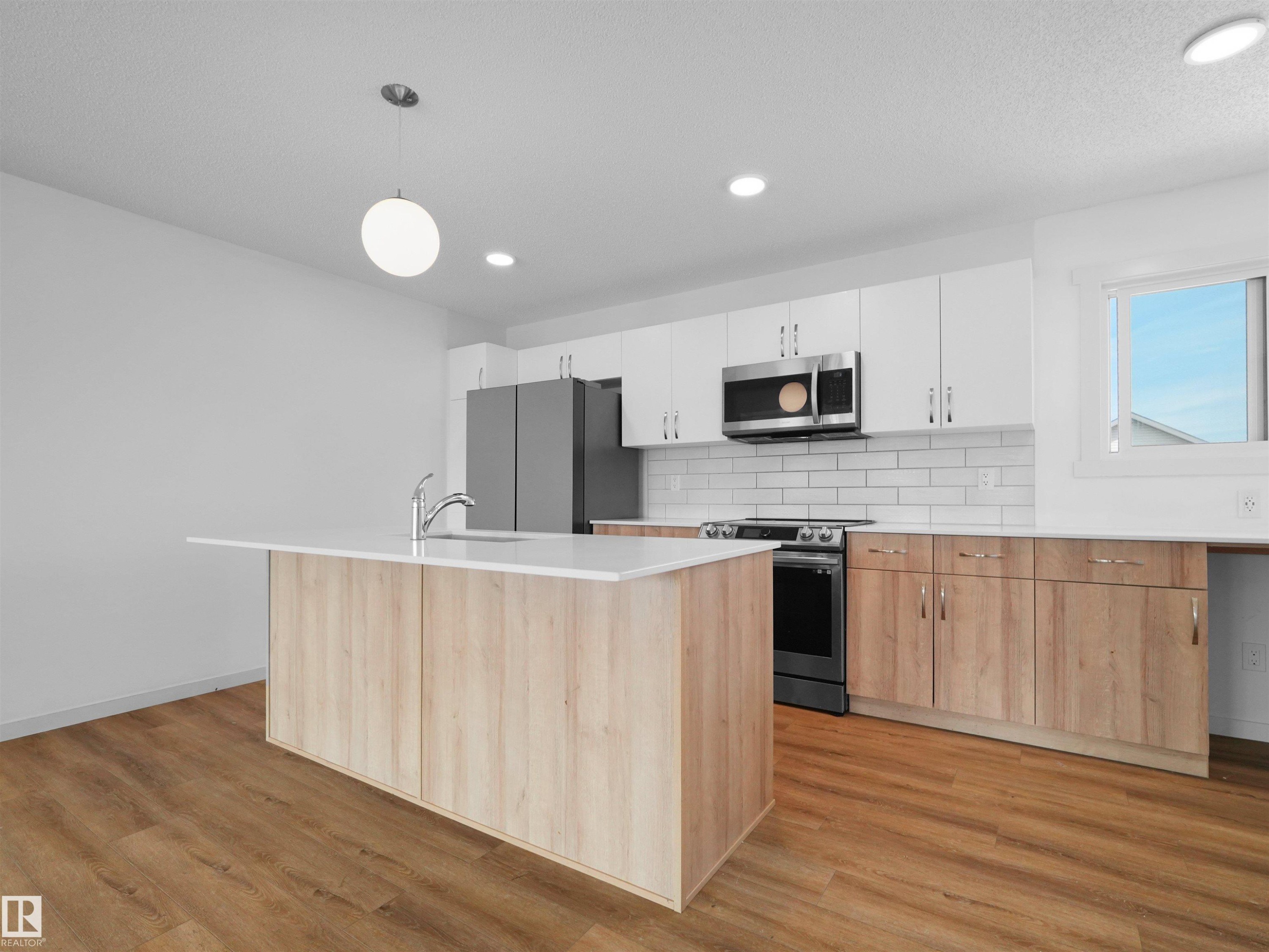 1230 Aster Boulevard, Edmonton, AB