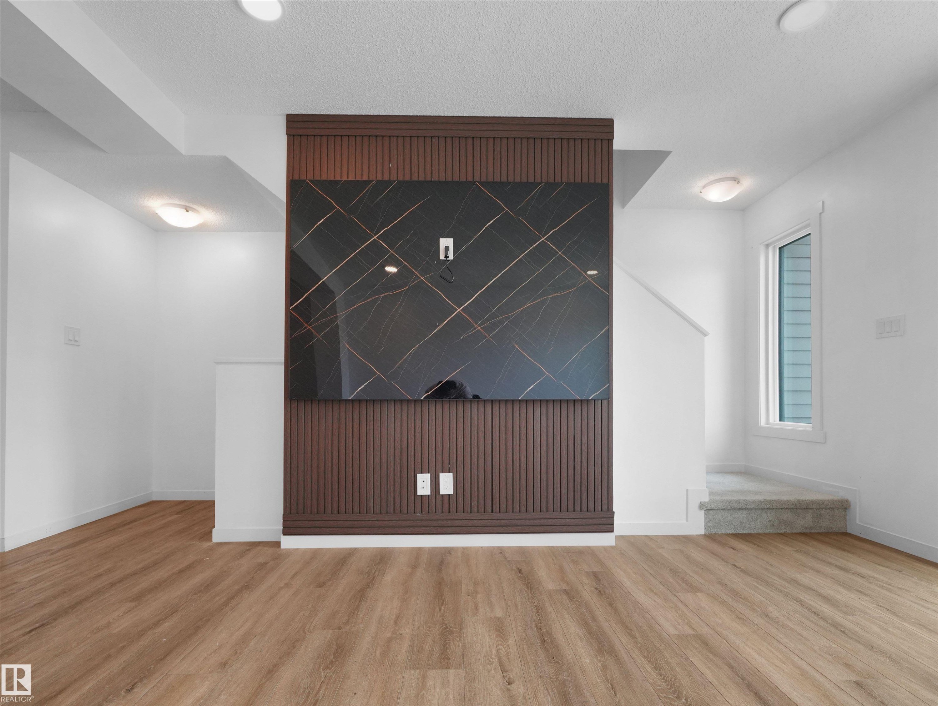 1230 Aster Boulevard, Edmonton, AB