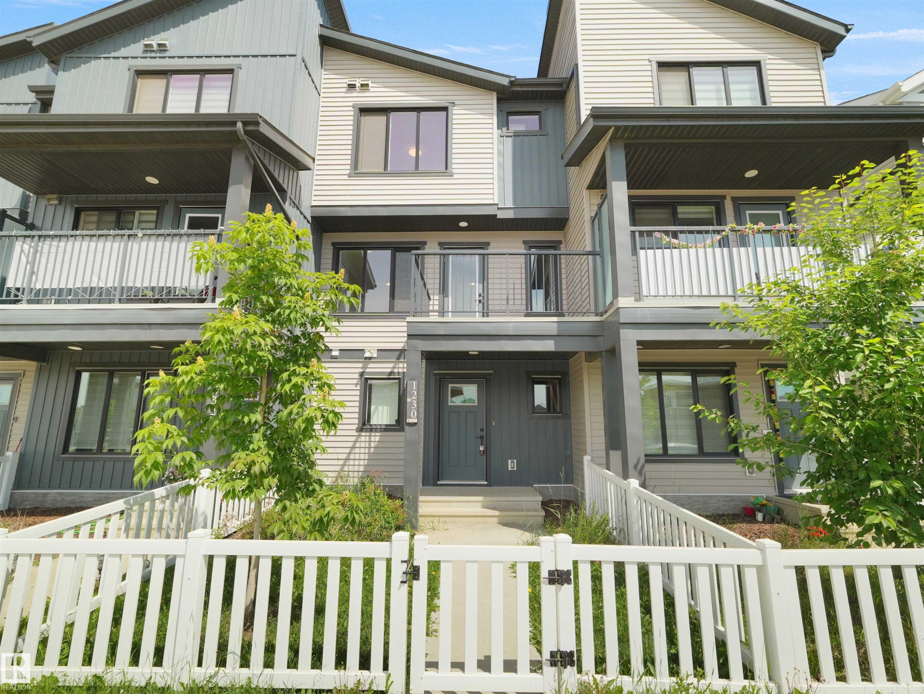 1230 Aster Boulevard, Edmonton, AB