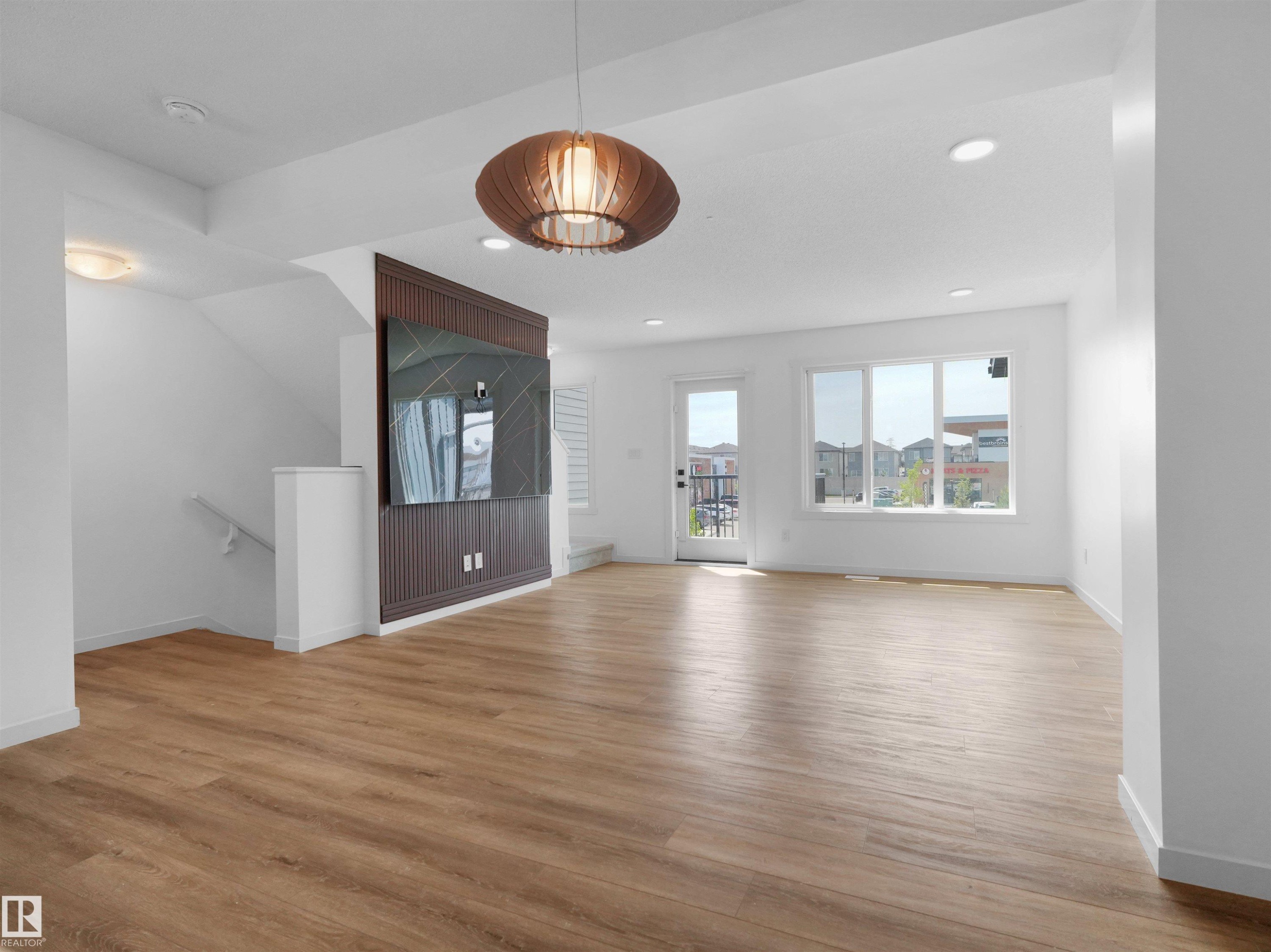 1230 Aster Boulevard, Edmonton, AB