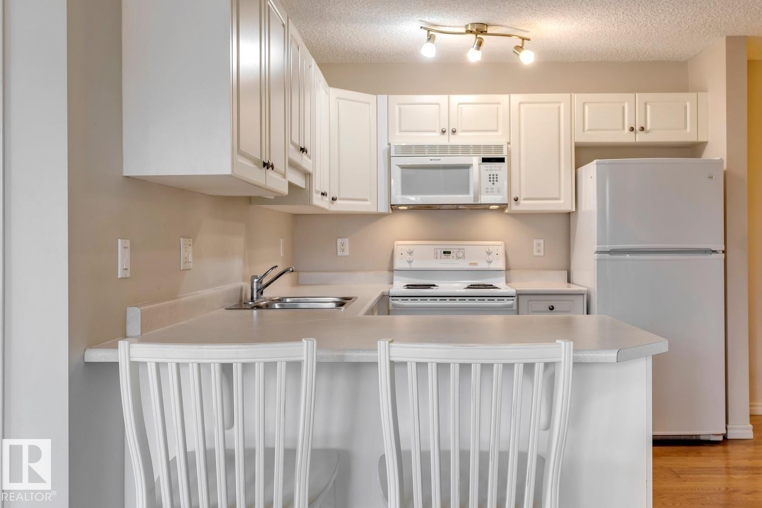 102 10649 Saskatchewan Drive, Edmonton, AB