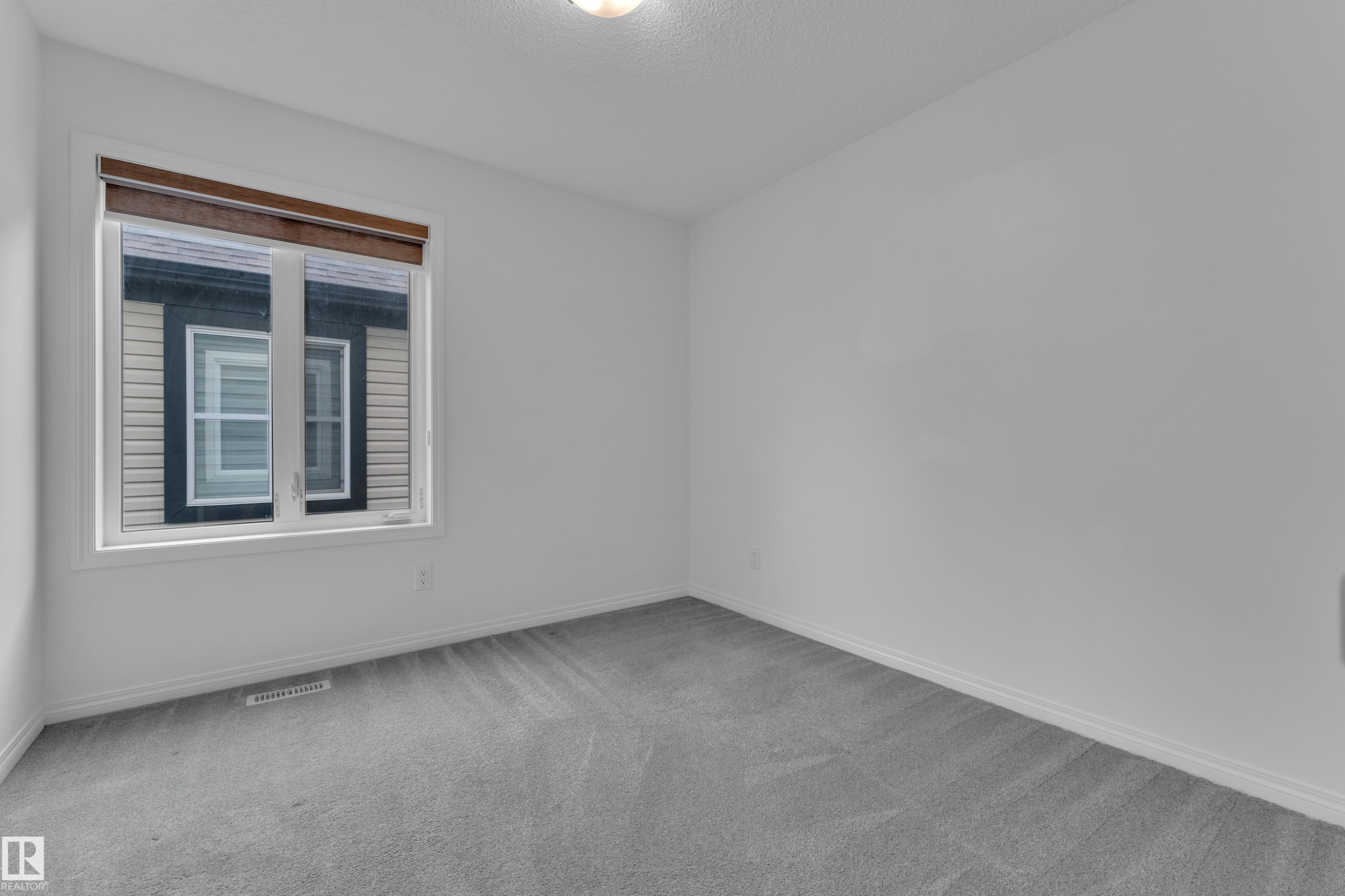 Empty room - 144 Sunwapta Way, Edmonton, AB