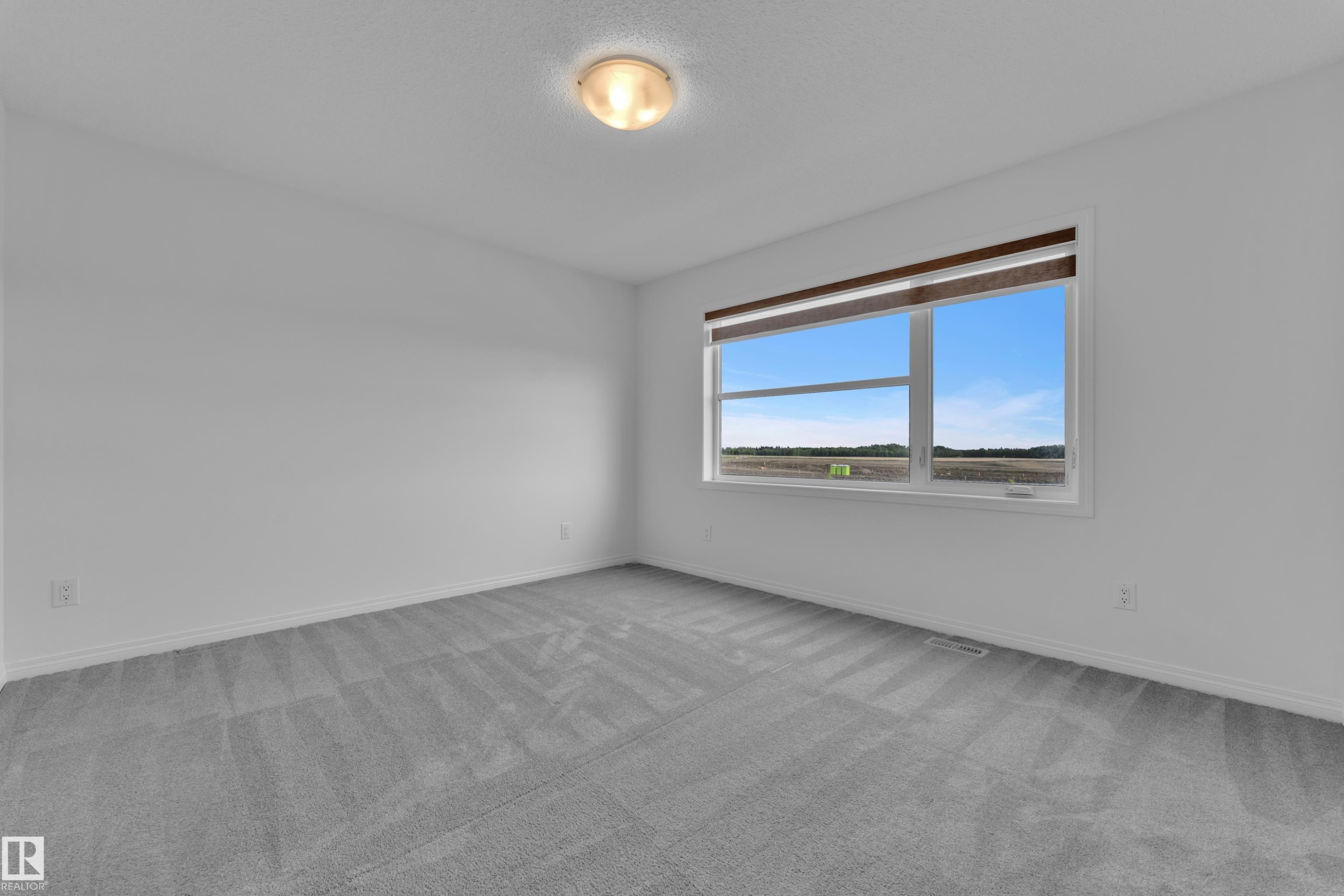 Empty room - 144 Sunwapta Way, Edmonton, AB