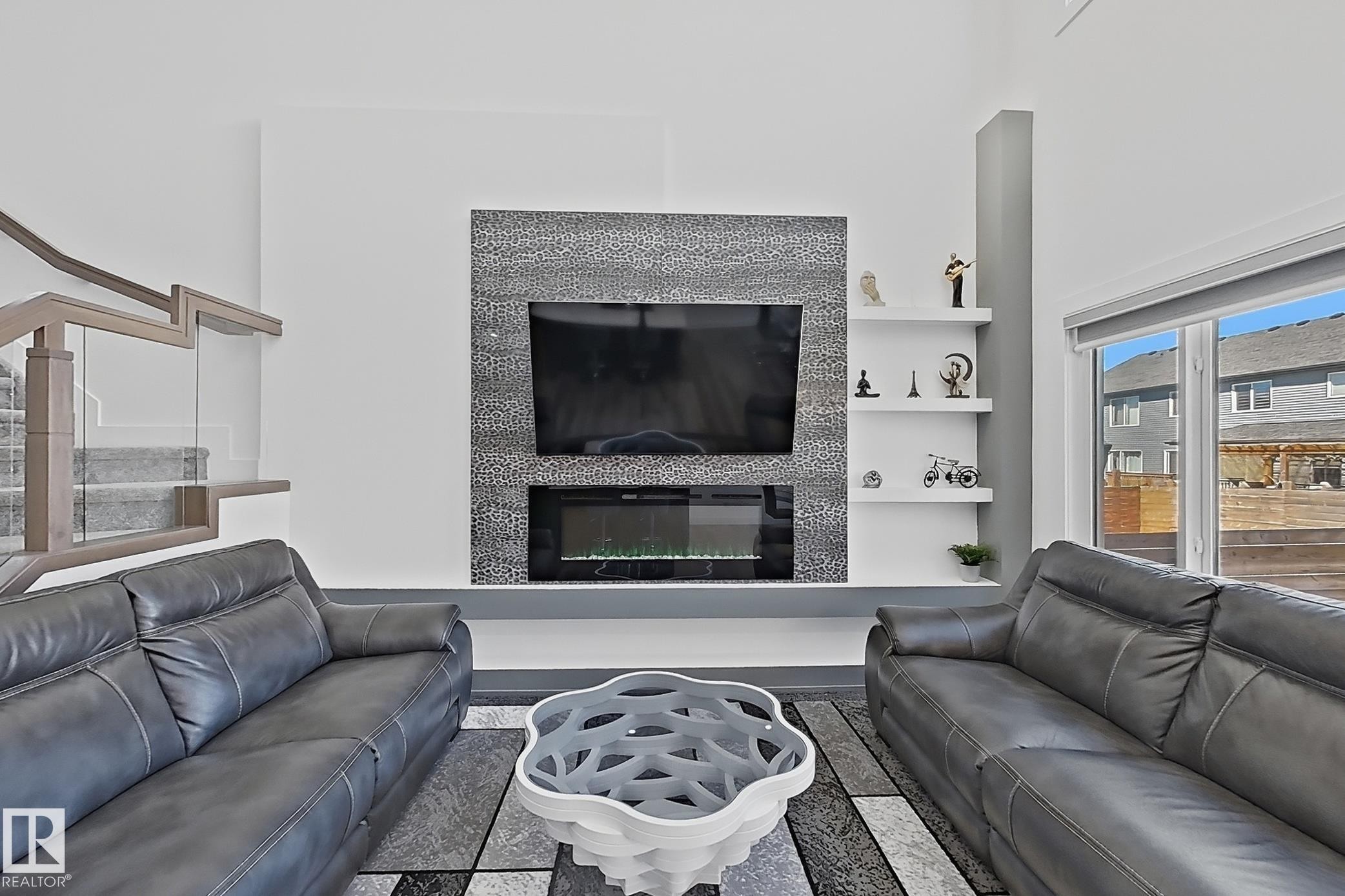 Living room - 415 42 Street, Edmonton, AB