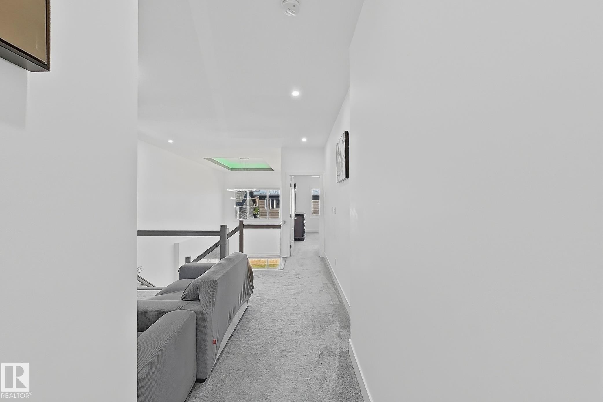 Corridor - 415 42 Street, Edmonton, AB