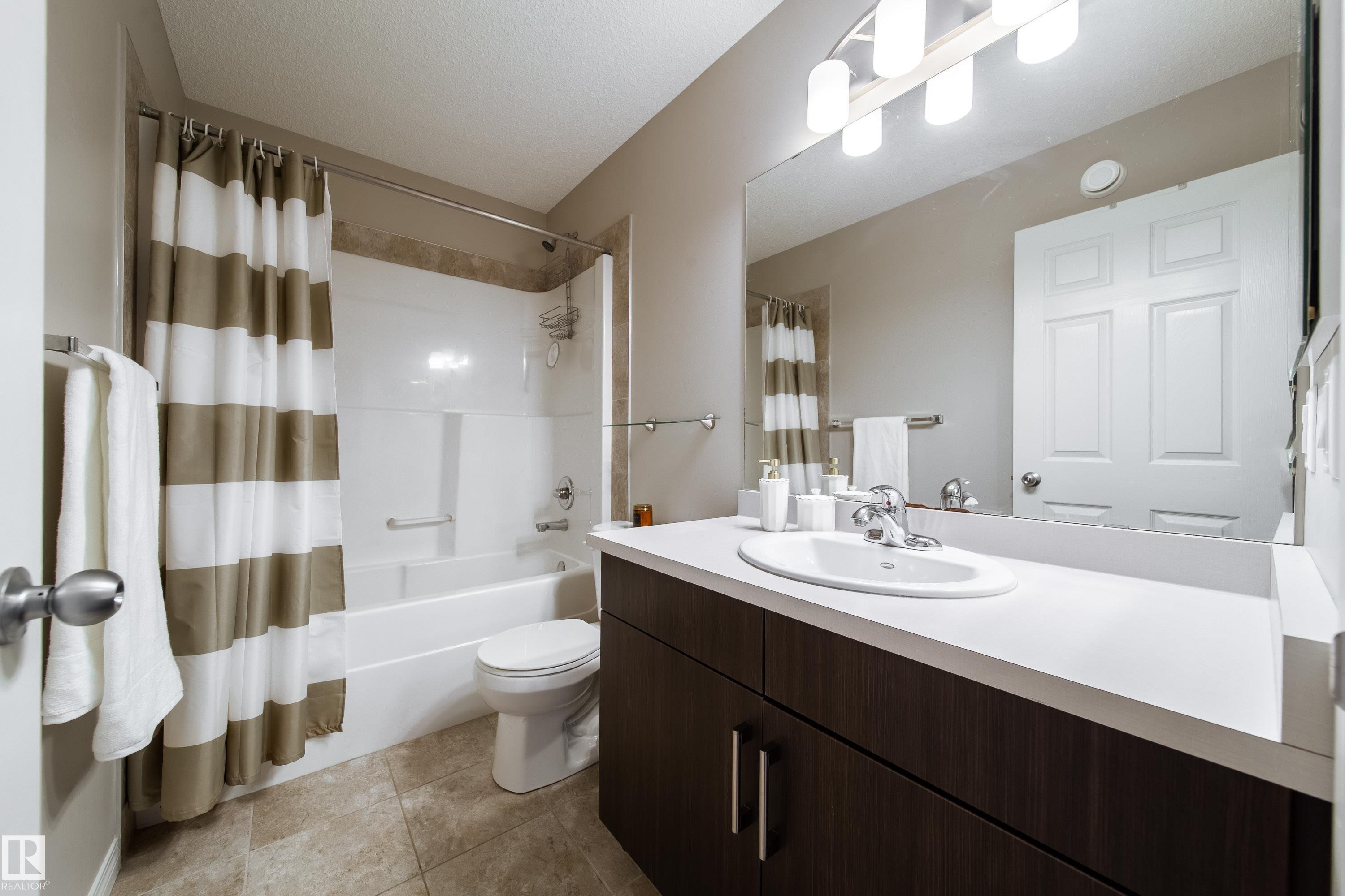 Bathroom - 3211 Cherry Crescent, Edmonton, AB