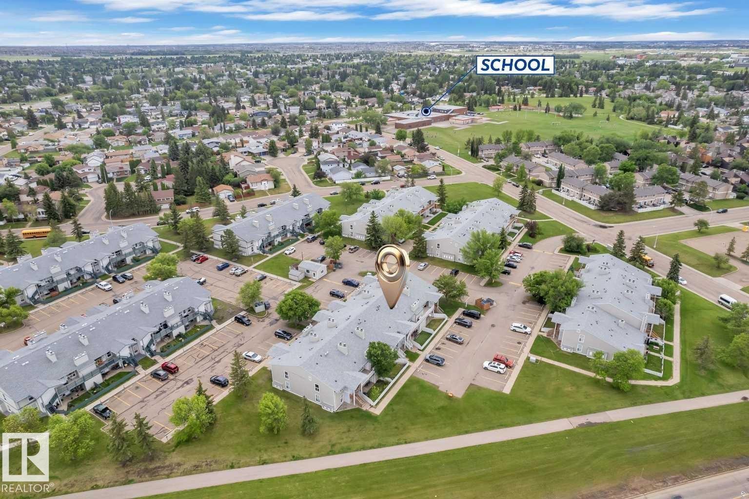 #164 2703 79 St Nw, Edmonton, AB - Outdoor With View