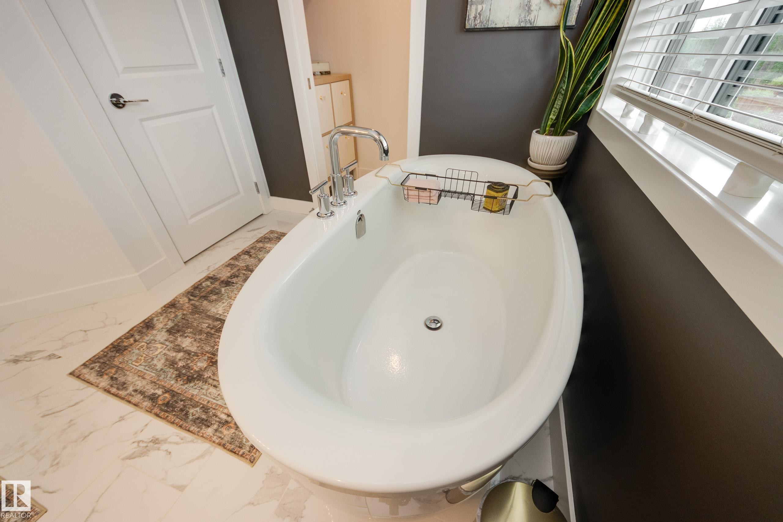 20332 29 Avenue, Edmonton, AB