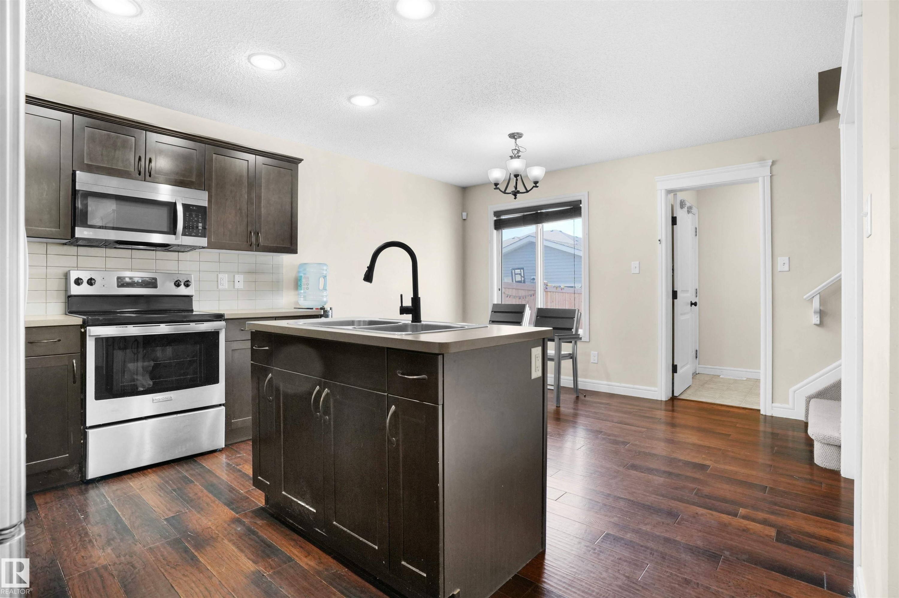 1442 33A Street, Edmonton, AB