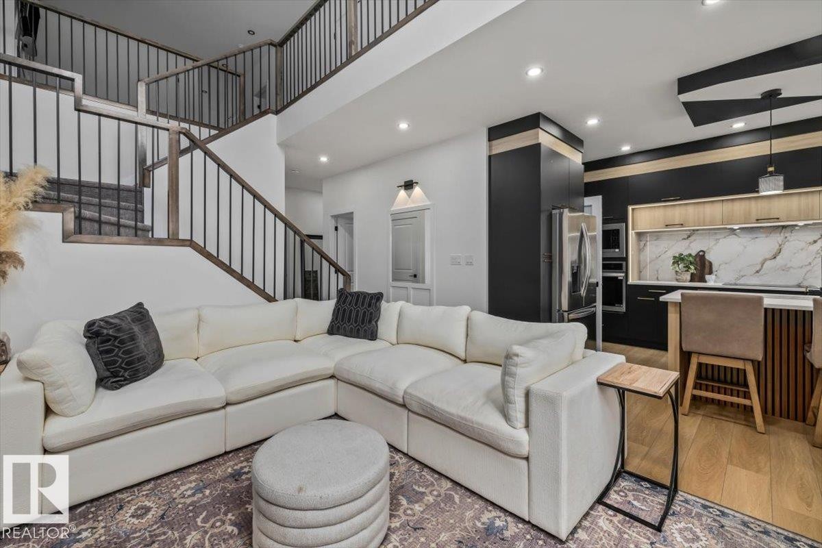 3616 Triomphe Boulevard, Beaumont, AB - Indoor Photo Showing Living Room