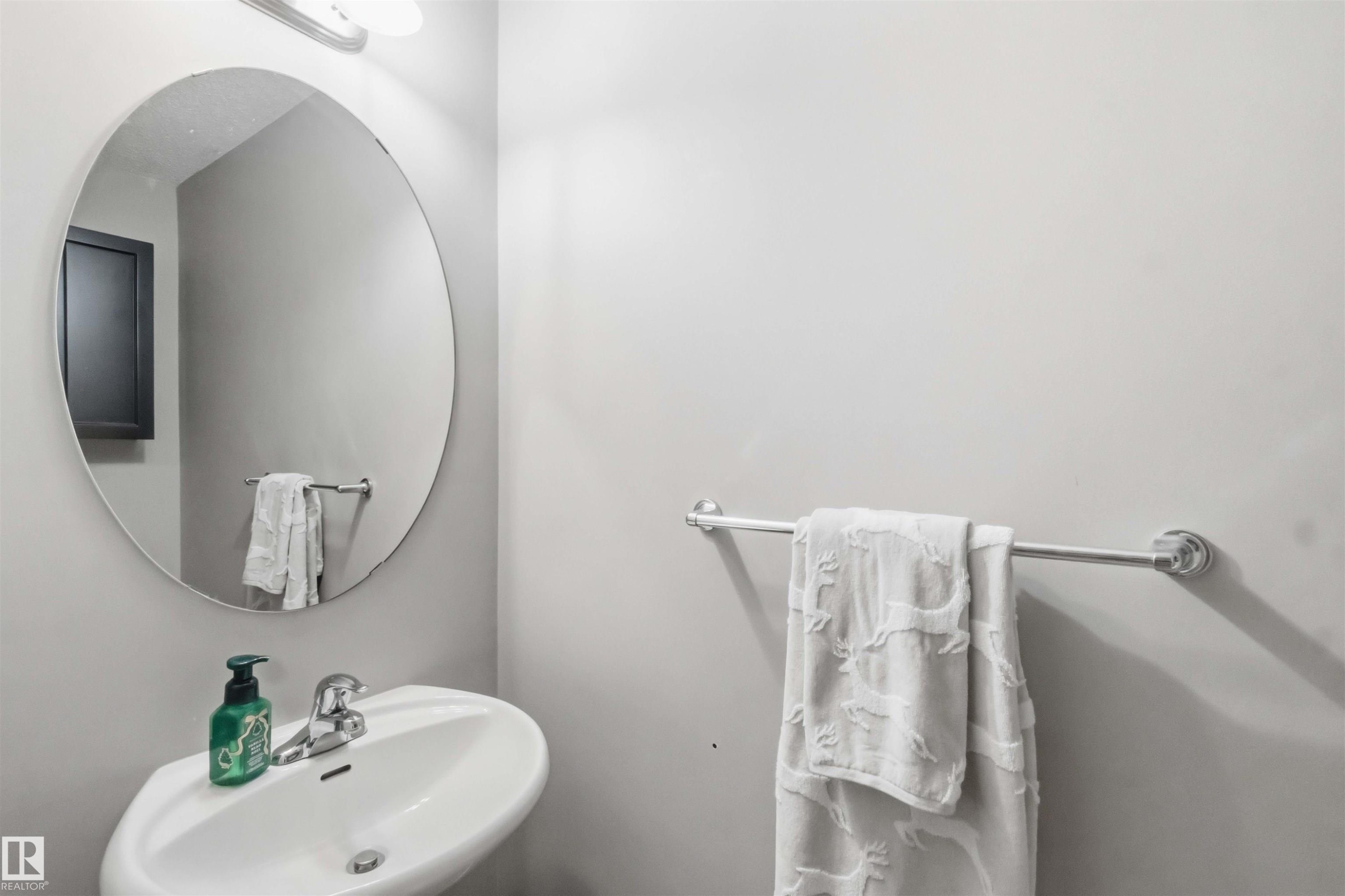 Bathroom - 20013 131 Avenue, Edmonton, AB