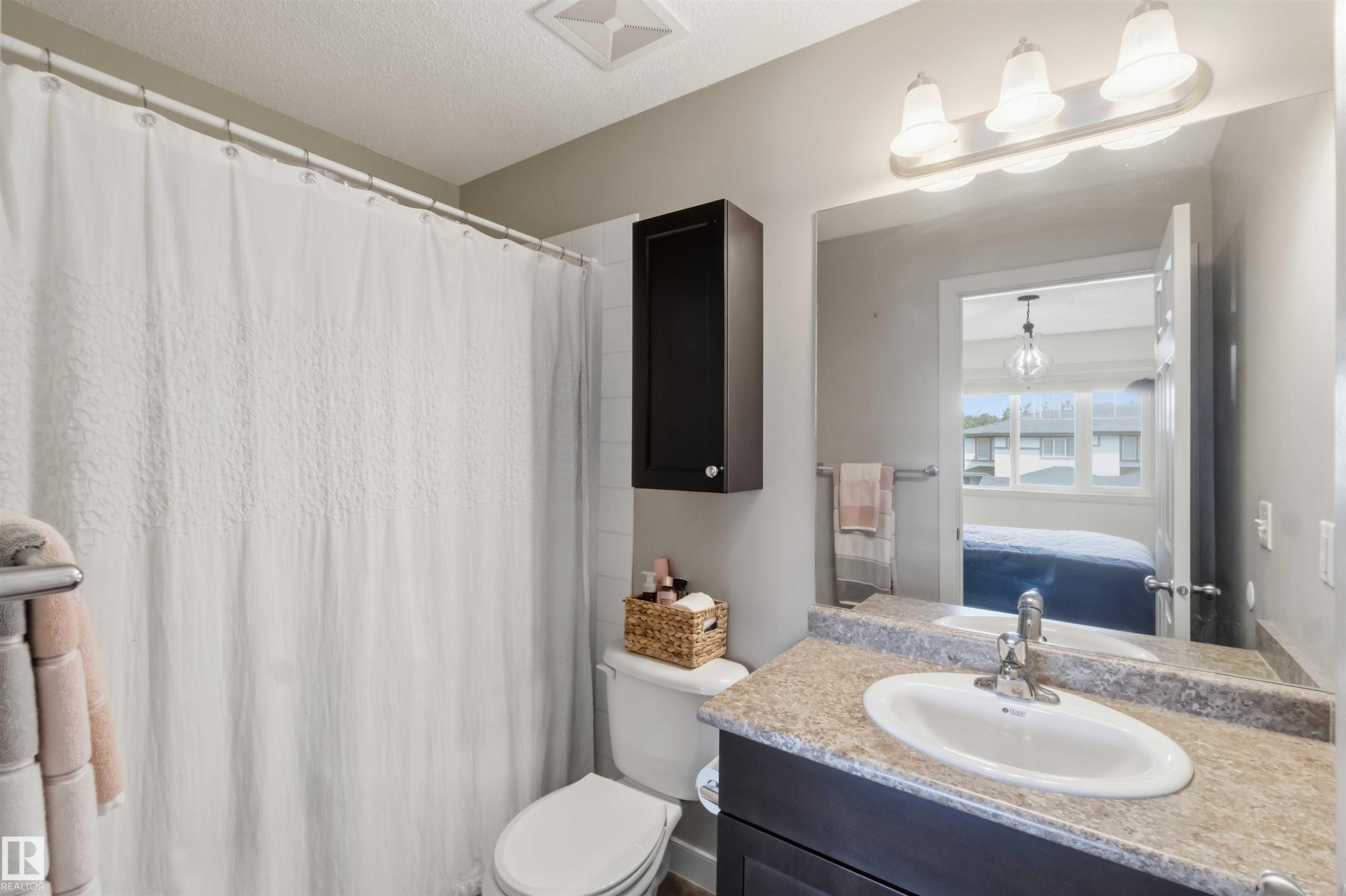 Bathroom - 20013 131 Avenue, Edmonton, AB