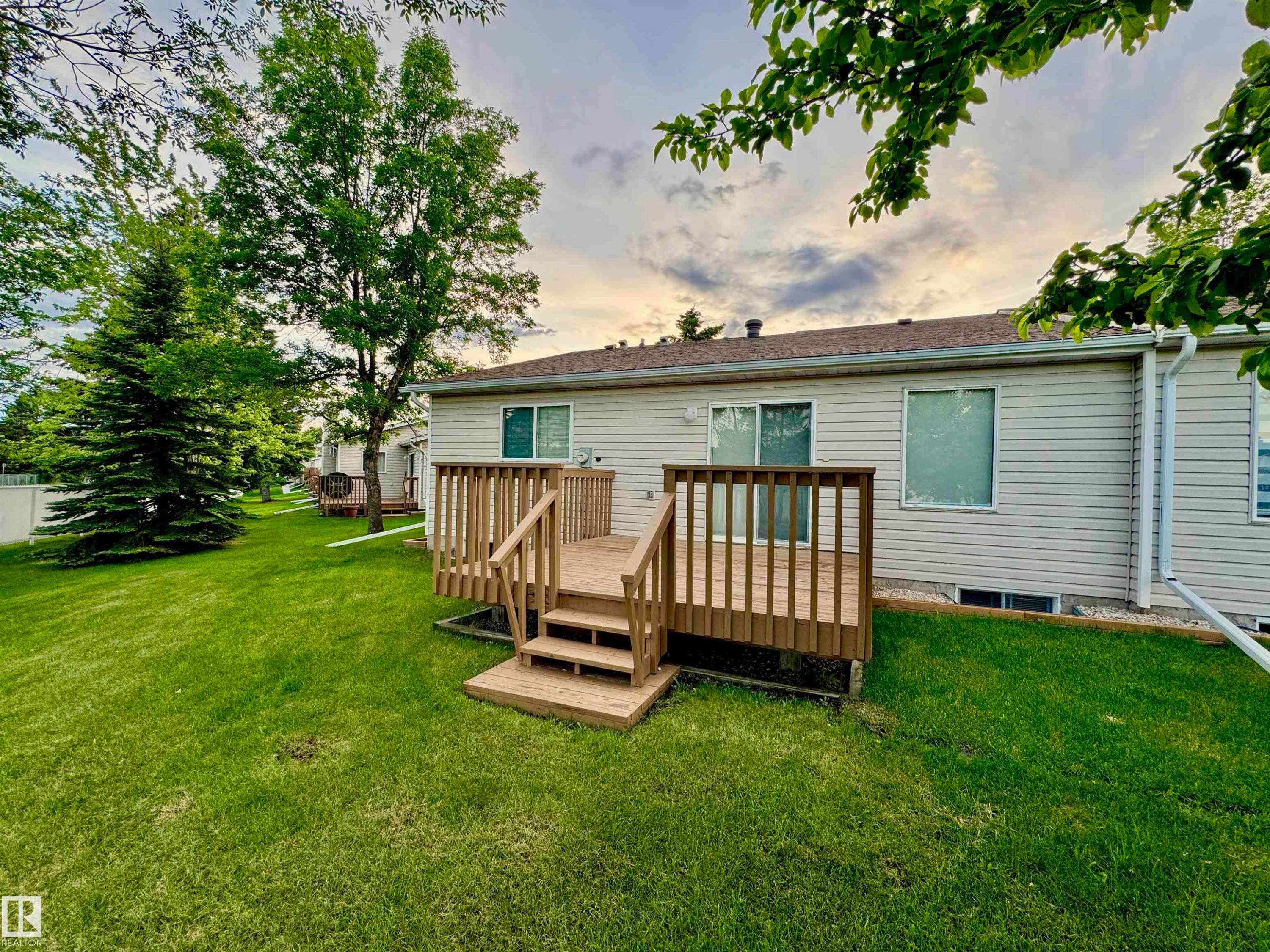 8118 27 Avenue Nw, Edmonton, AB