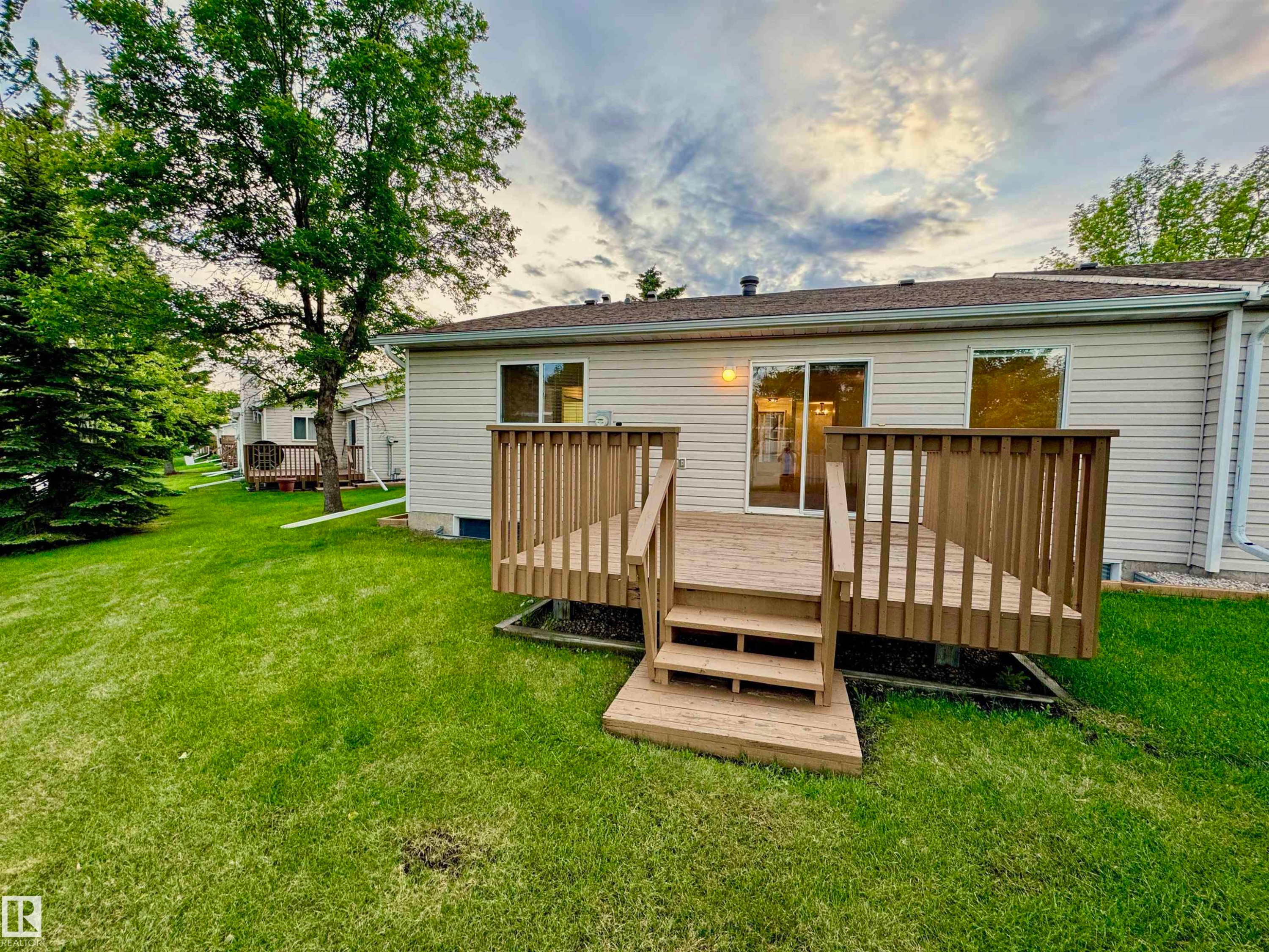 8118 27 Avenue Nw, Edmonton, AB