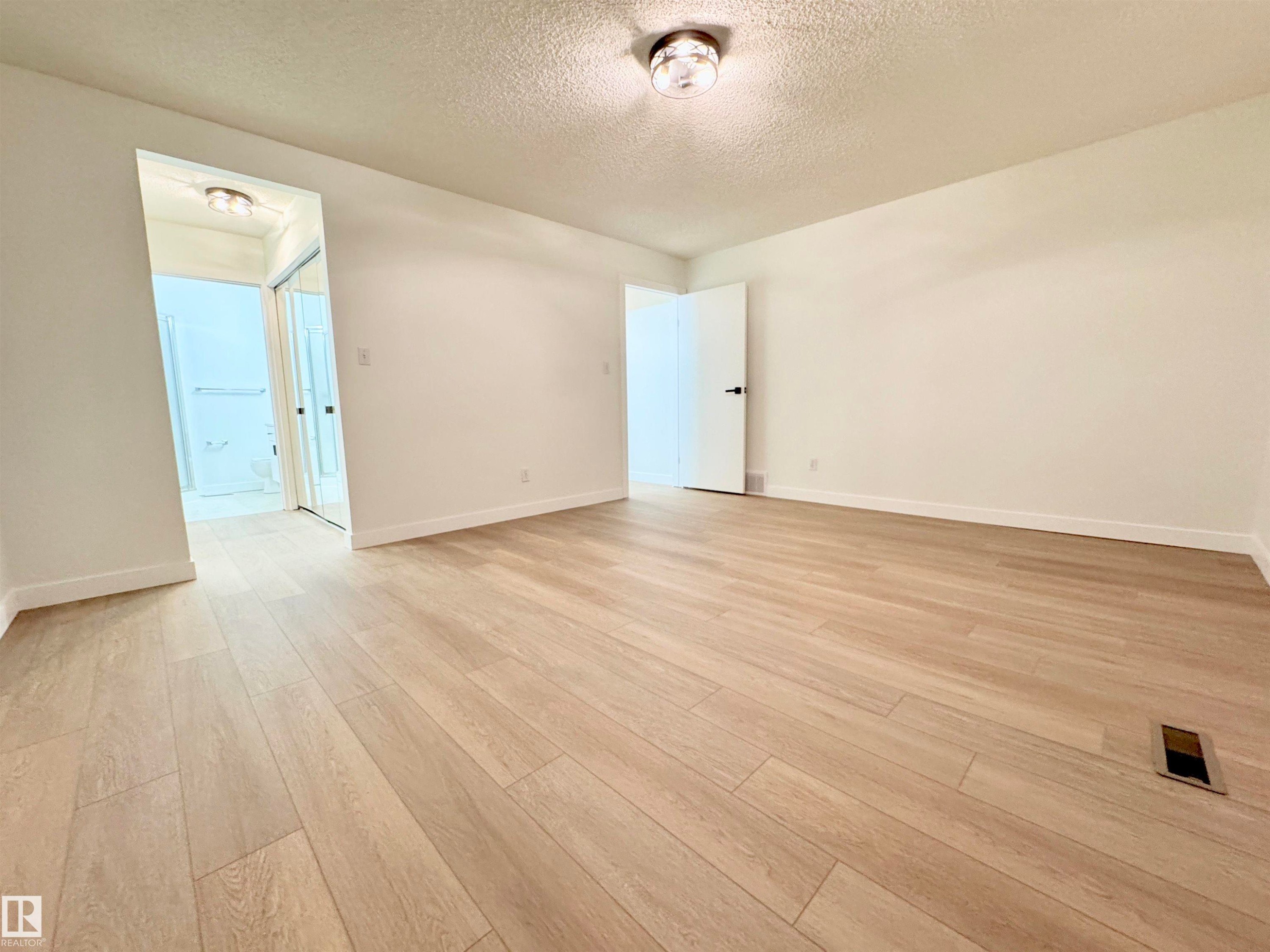 8118 27 Avenue Nw, Edmonton, AB
