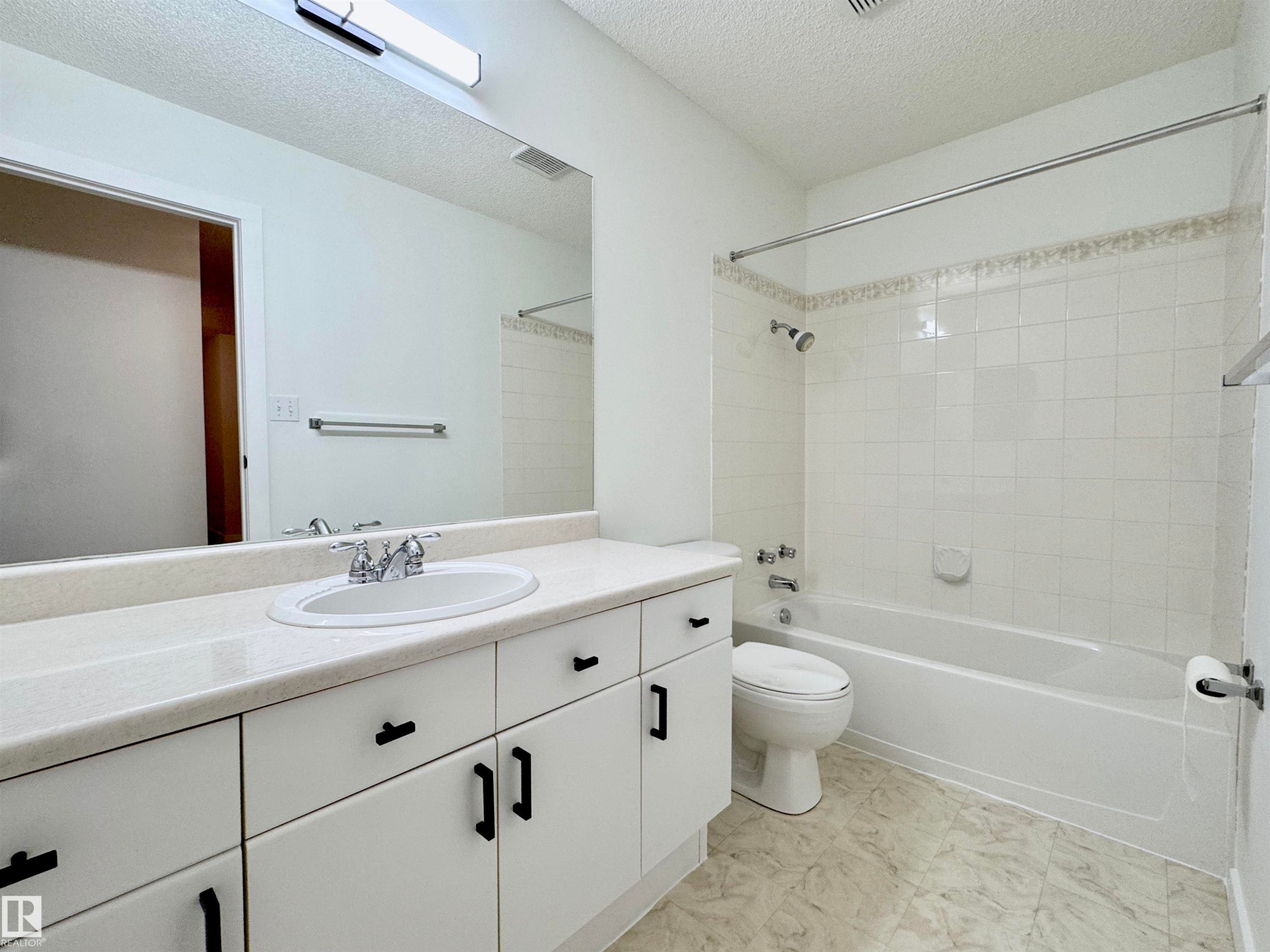 8118 27 Avenue Nw, Edmonton, AB