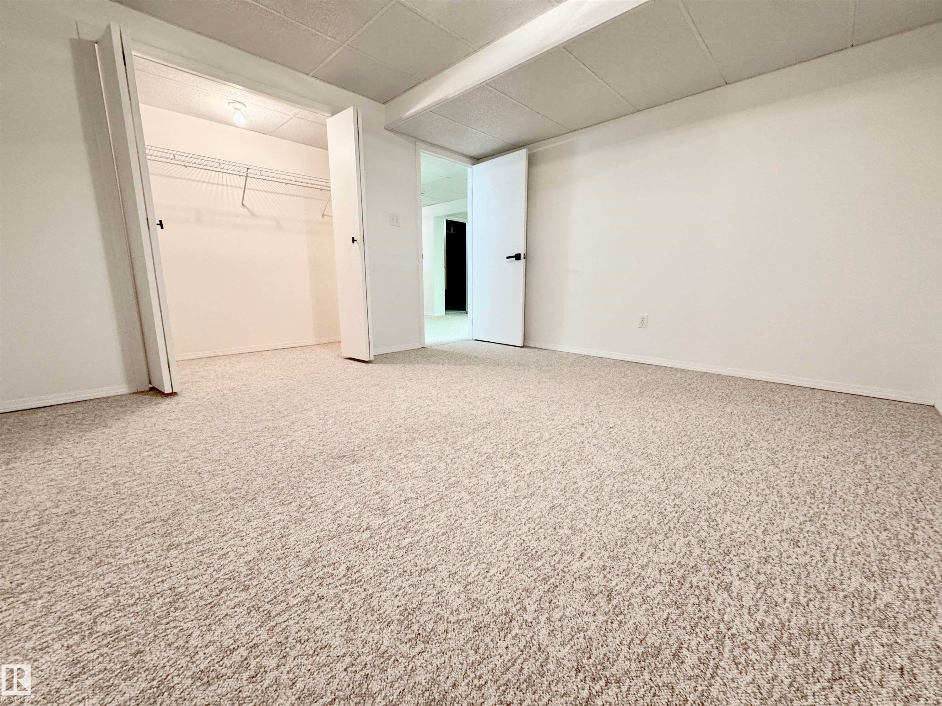 8118 27 Avenue Nw, Edmonton, AB