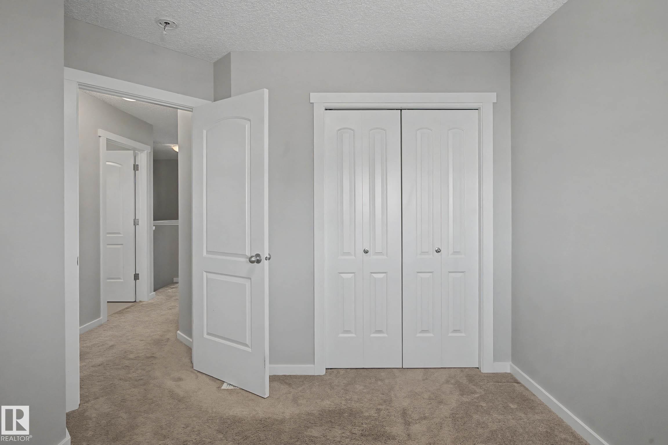 2577 Coughlan Road, Edmonton, AB - Indoor
