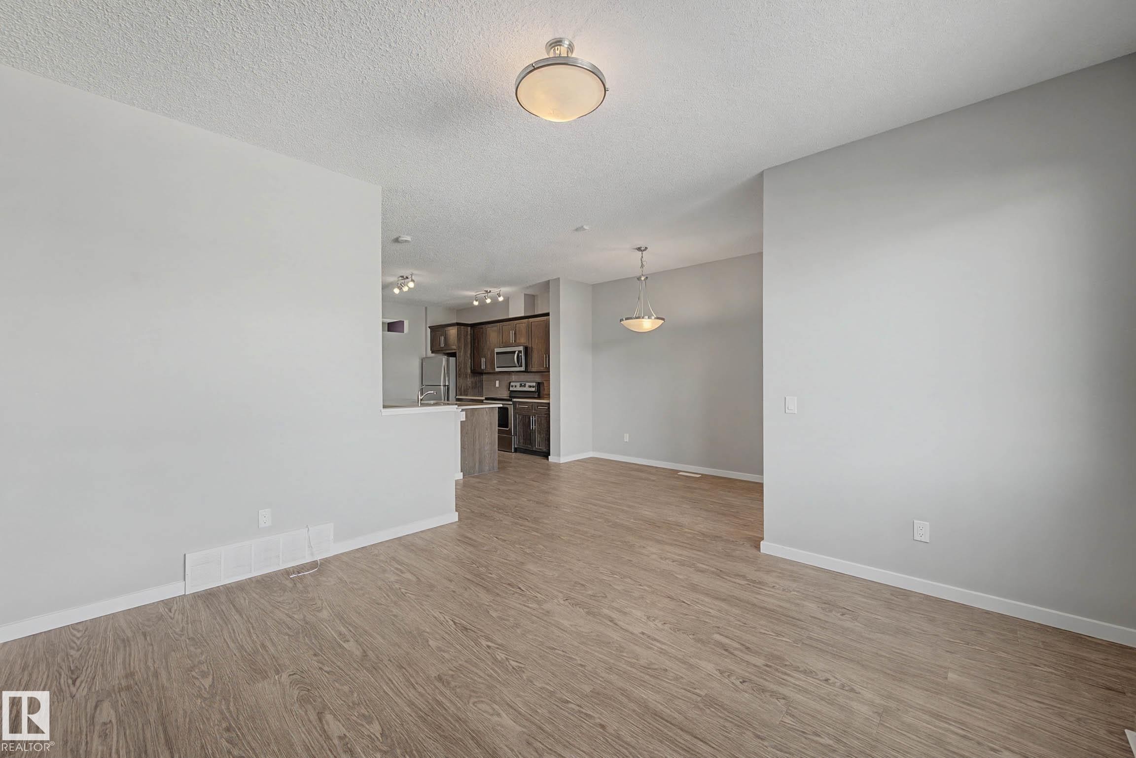 2577 Coughlan Road, Edmonton, AB - Indoor Photo Showing Other Room