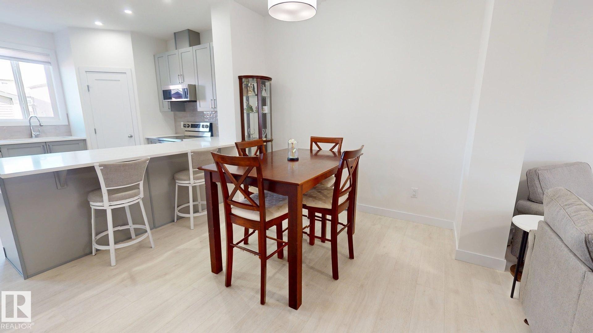 5202 Lark Crescent, Edmonton, AB