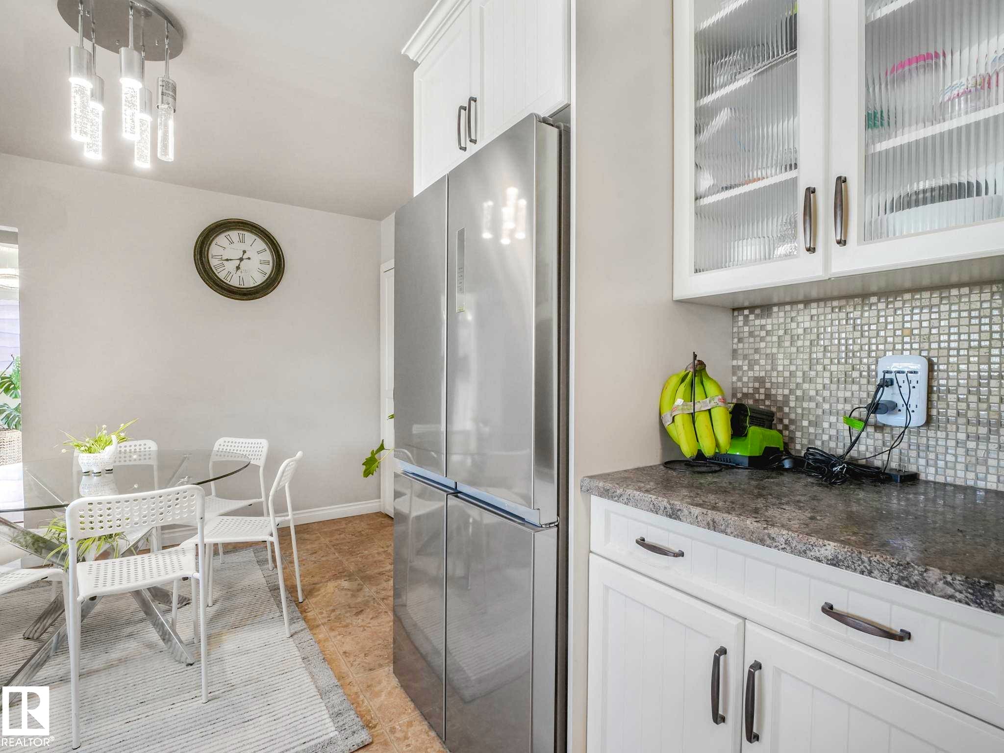 Image quality insufficient for description - 9207 169 Street, Edmonton, AB - Indoor