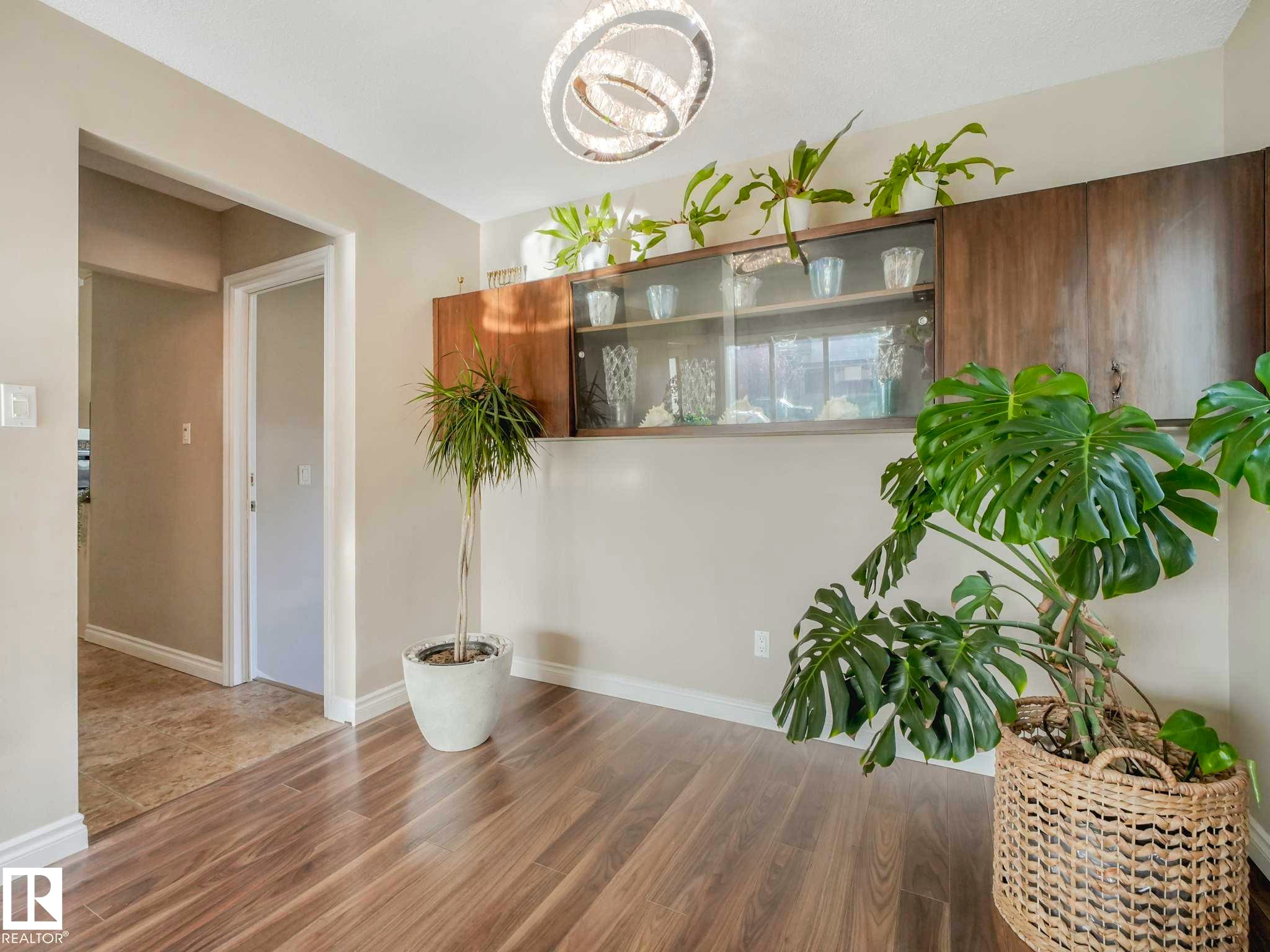 Image quality insufficient for description - 9207 169 Street, Edmonton, AB - Indoor Photo Showing Other Room