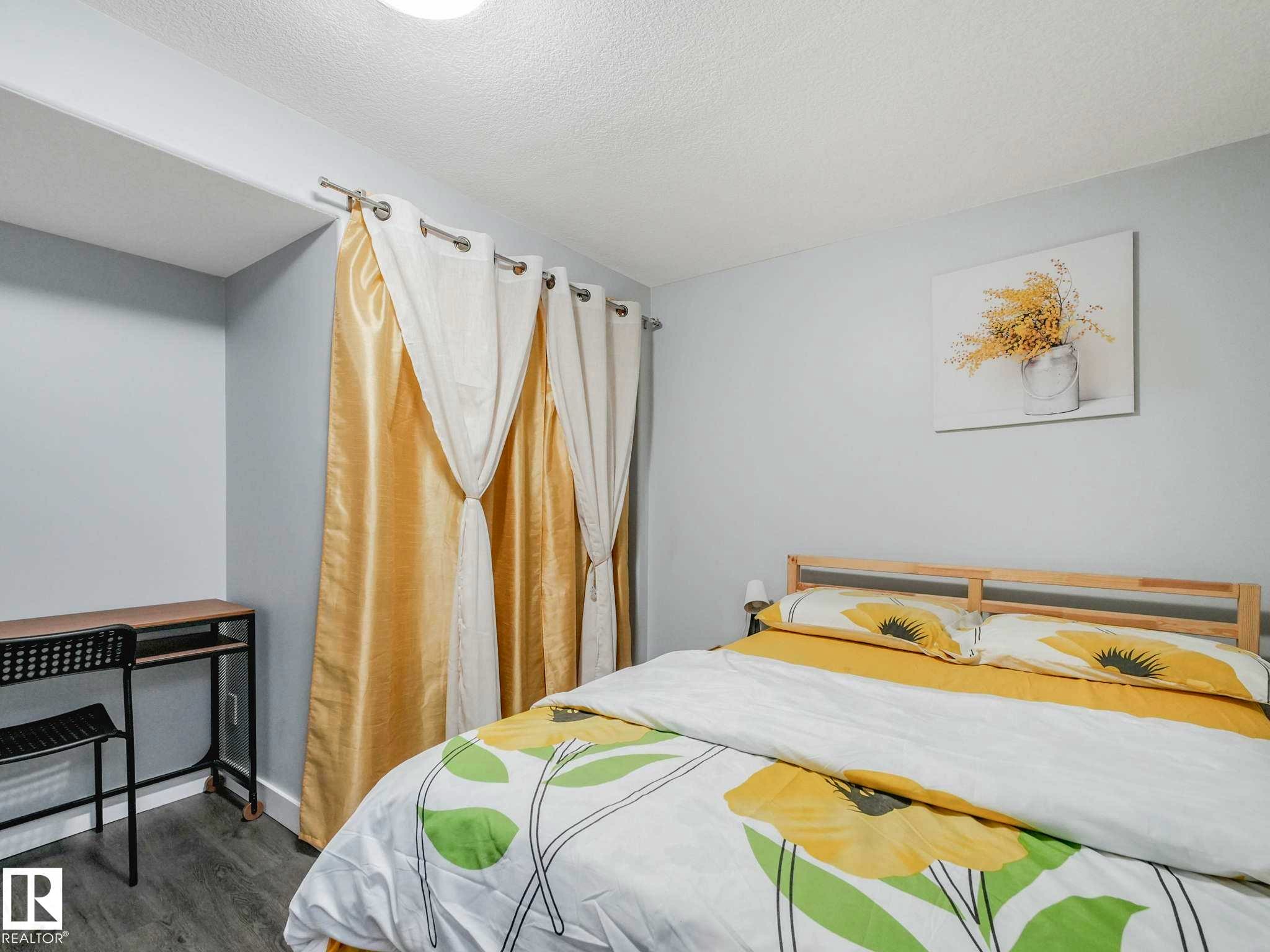 Image quality insufficient for description - 9207 169 Street, Edmonton, AB - Indoor Photo Showing Bedroom