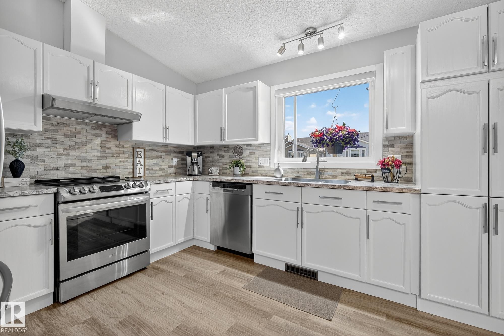 4711 25 Avenue, Edmonton, AB