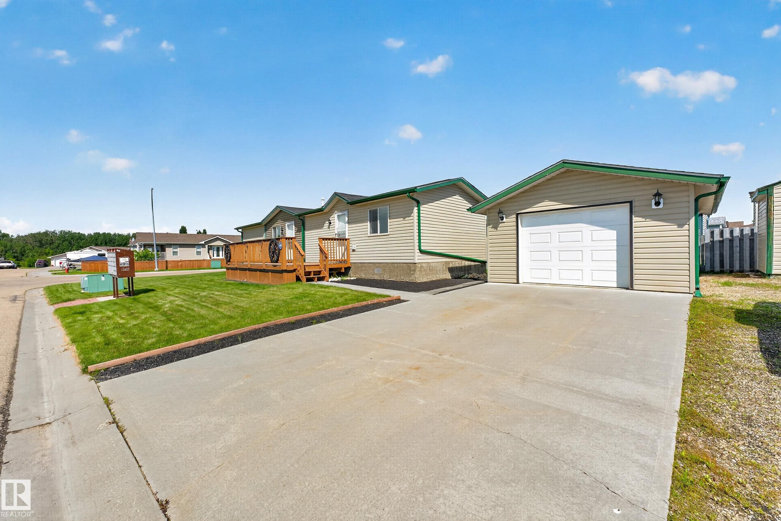 51 Jutland Crescent, Stony Plain, AB - Outdoor