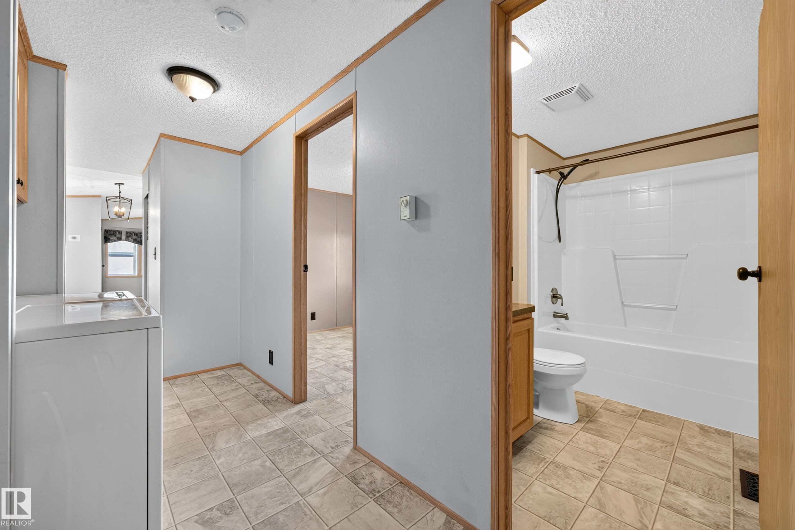 51 Jutland Crescent, Stony Plain, AB - Indoor Photo Showing Bathroom