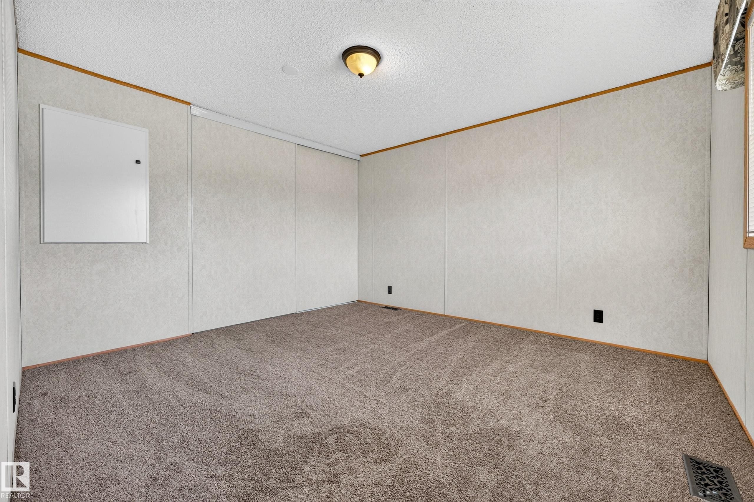 51 Jutland Crescent, Stony Plain, AB - Indoor Photo Showing Other Room