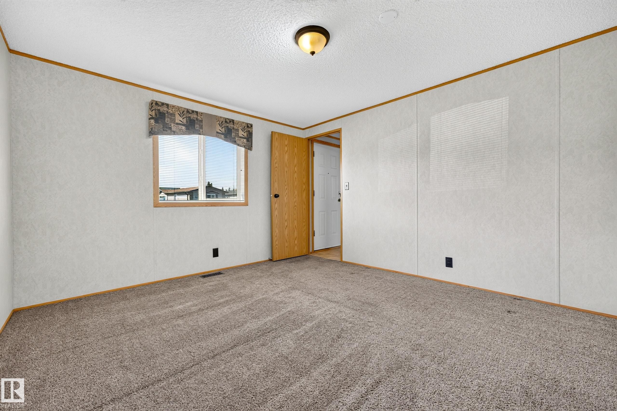51 Jutland Crescent, Stony Plain, AB - Indoor Photo Showing Other Room