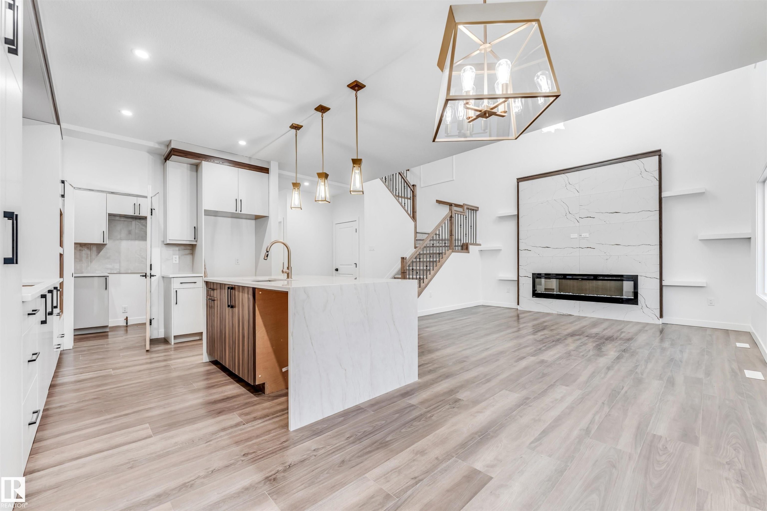 136 Creekside Ln, Leduc, AB
