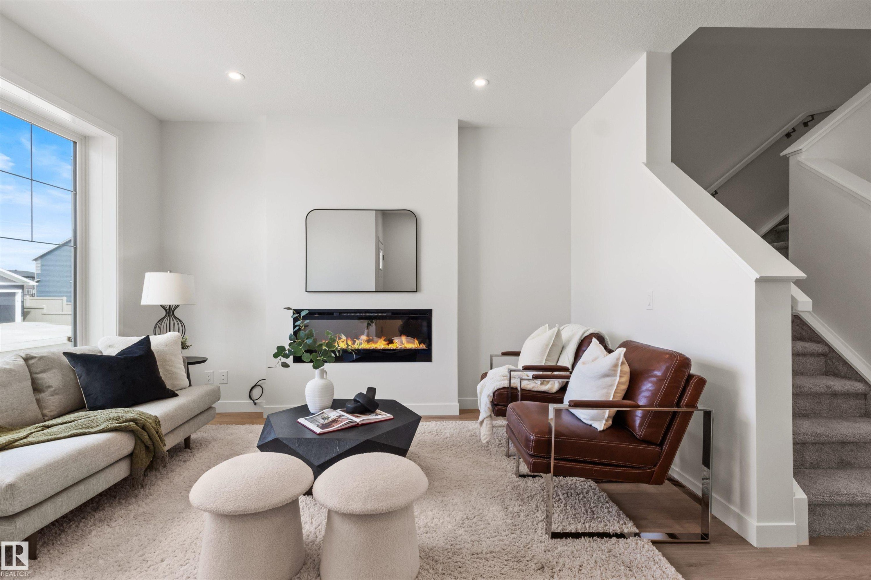 5749 Hawthorn Common, Edmonton, AB