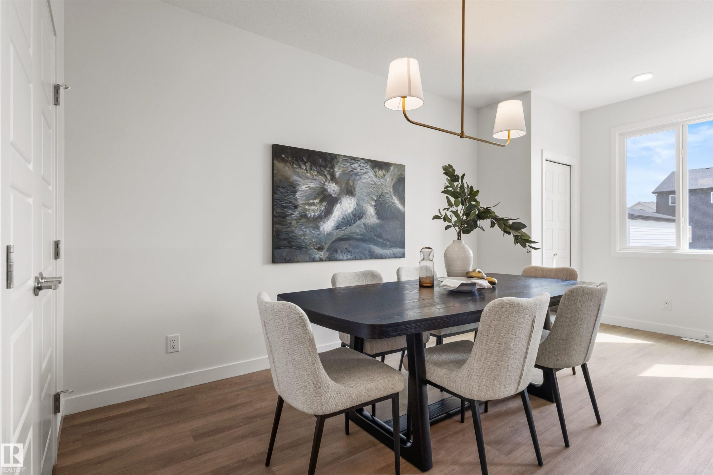 5749 Hawthorn Common, Edmonton, AB