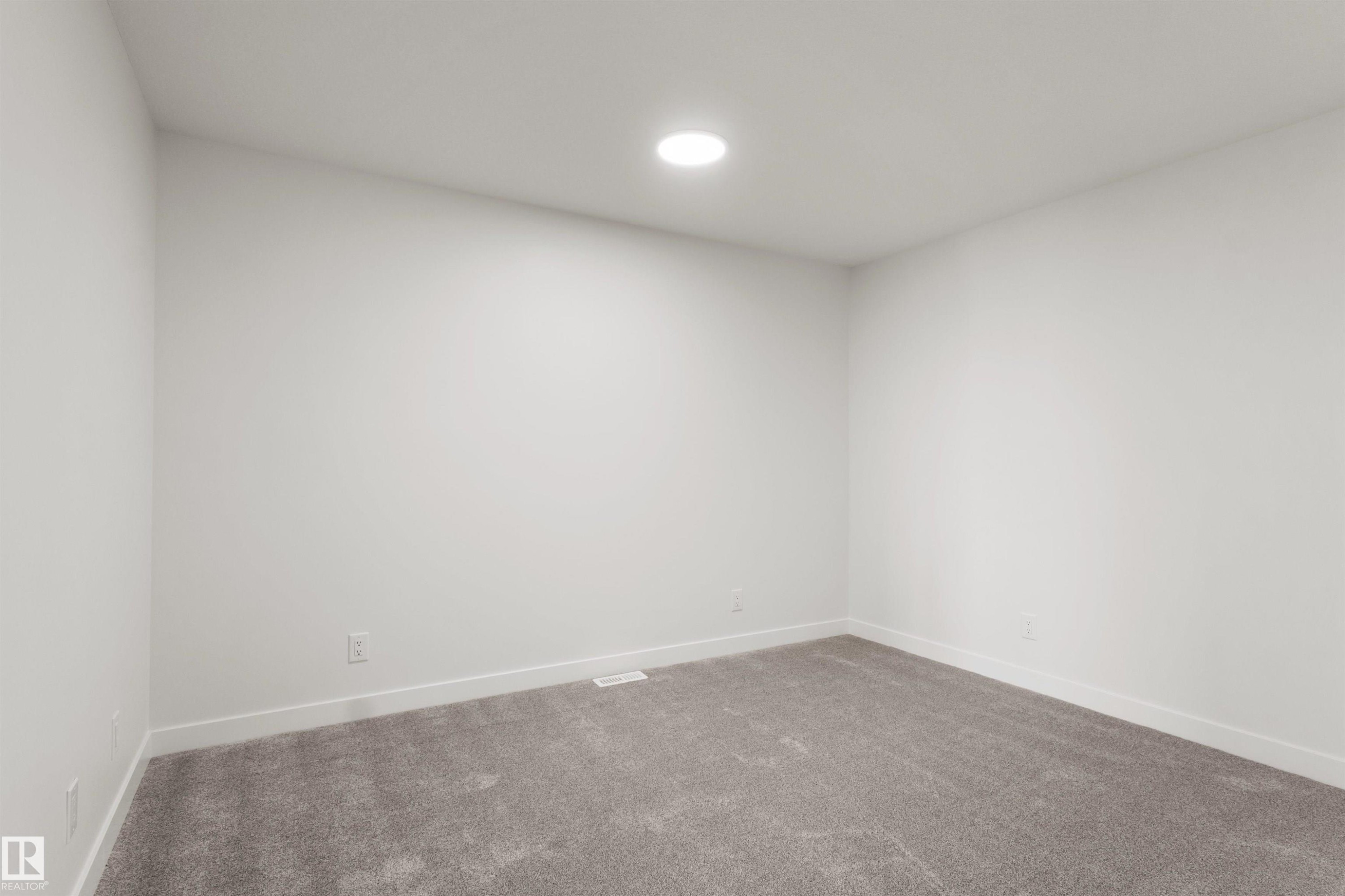 5749 Hawthorn Common, Edmonton, AB