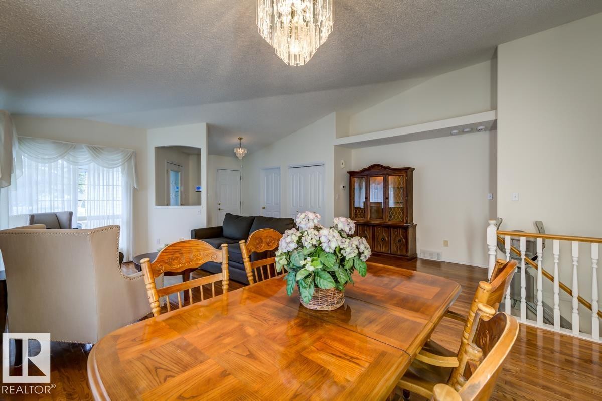 #7 9731 174 St Nw, Edmonton, AB - Indoor Photo Showing Dining Room