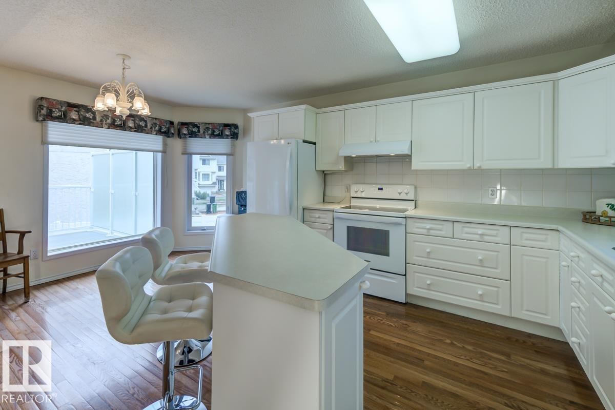 #7 9731 174 St Nw, Edmonton, AB - Indoor Photo Showing Kitchen
