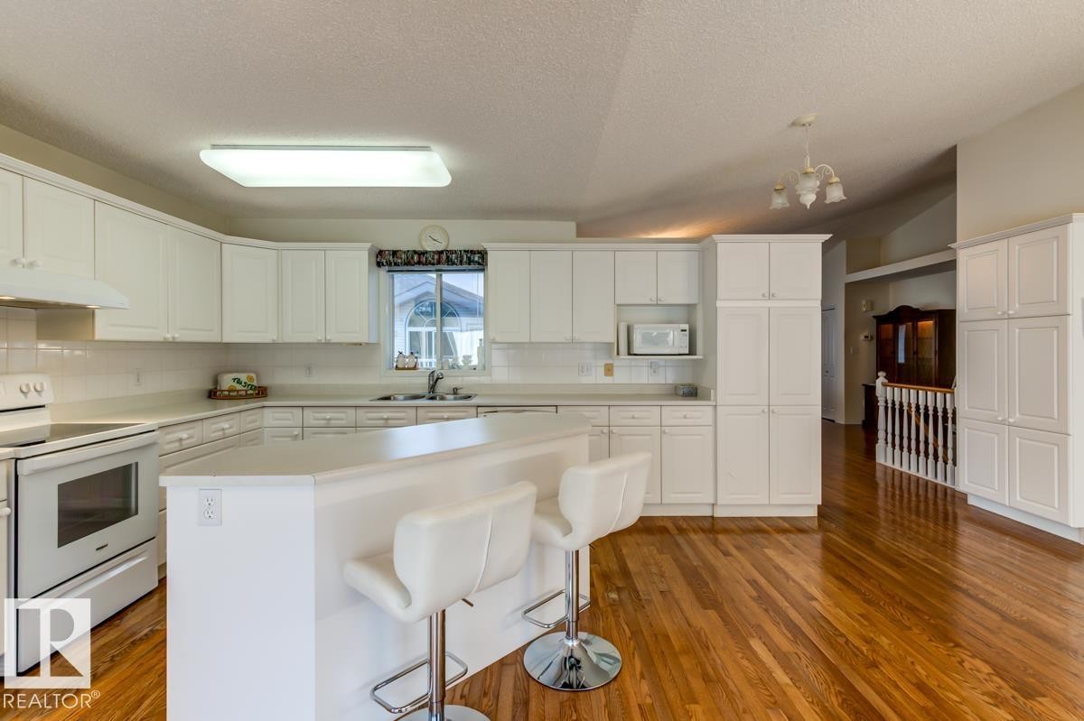 #7 9731 174 St Nw, Edmonton, AB - Indoor Photo Showing Kitchen With Double Sink
