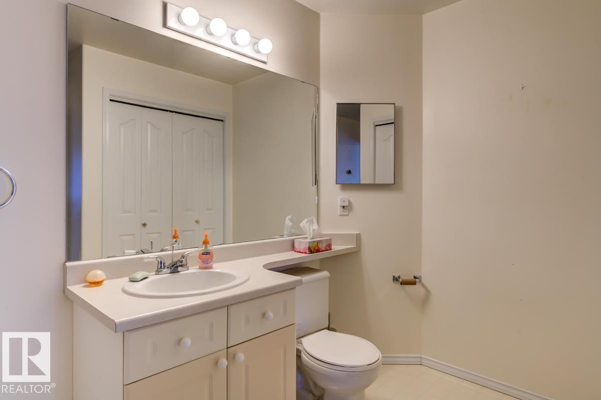 #7 9731 174 St Nw, Edmonton, AB - Indoor Photo Showing Bathroom