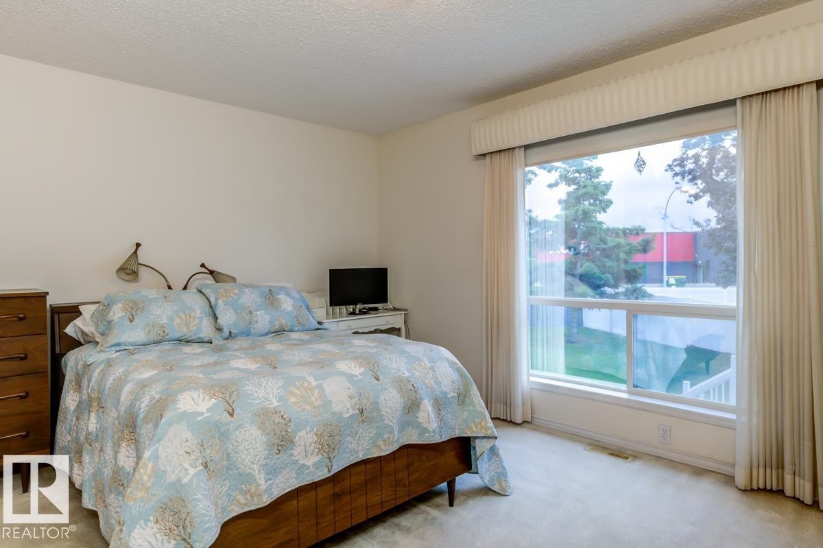 #7 9731 174 St Nw, Edmonton, AB - Indoor Photo Showing Bedroom