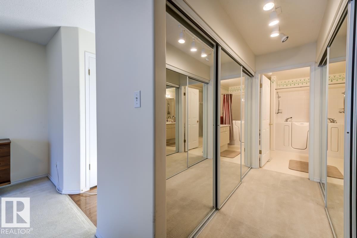#7 9731 174 St Nw, Edmonton, AB - Indoor Photo Showing Bathroom